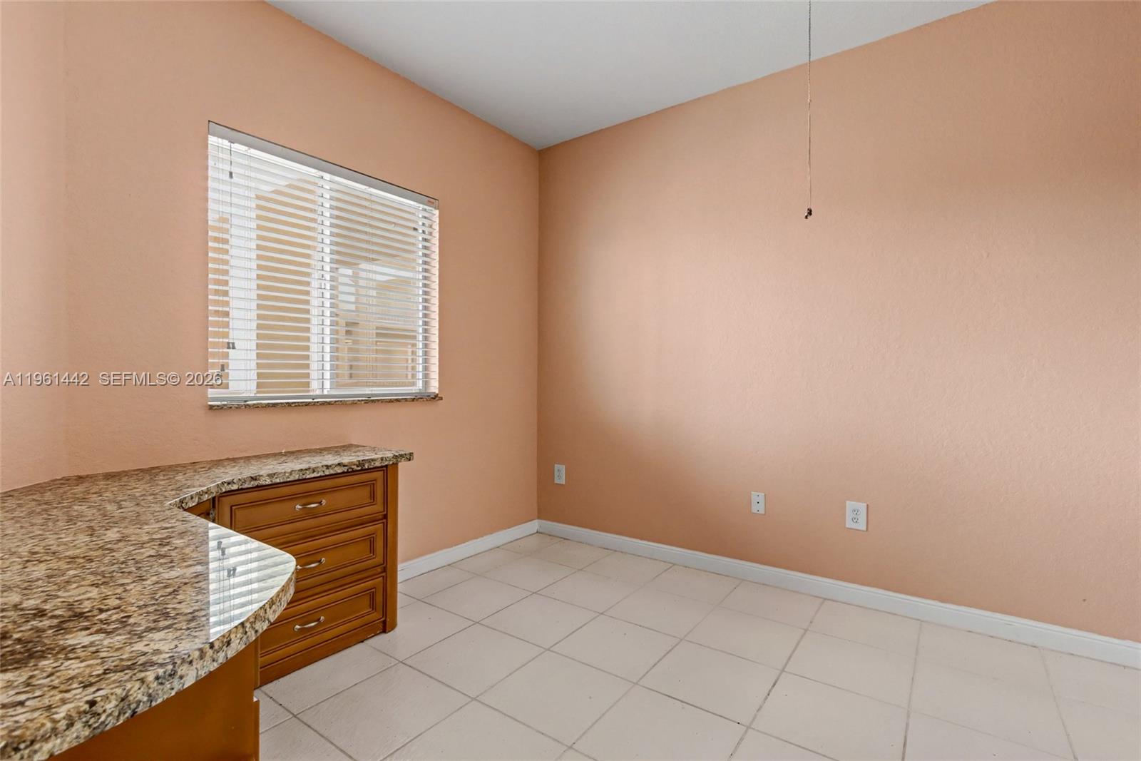 SOUTHAMPTON CONDOMINIUM F - Residential