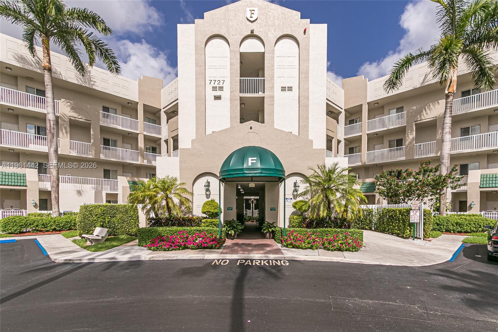 SOUTHAMPTON CONDOMINIUM F - Residential