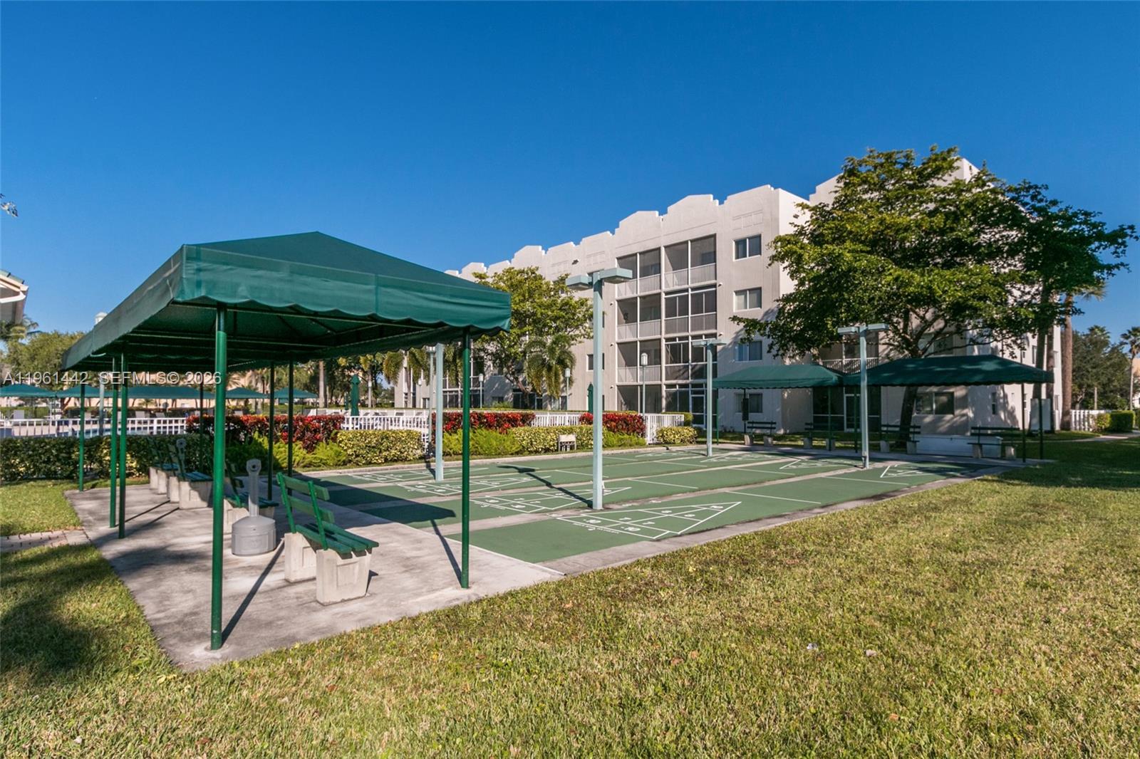 SOUTHAMPTON CONDOMINIUM F - Residential