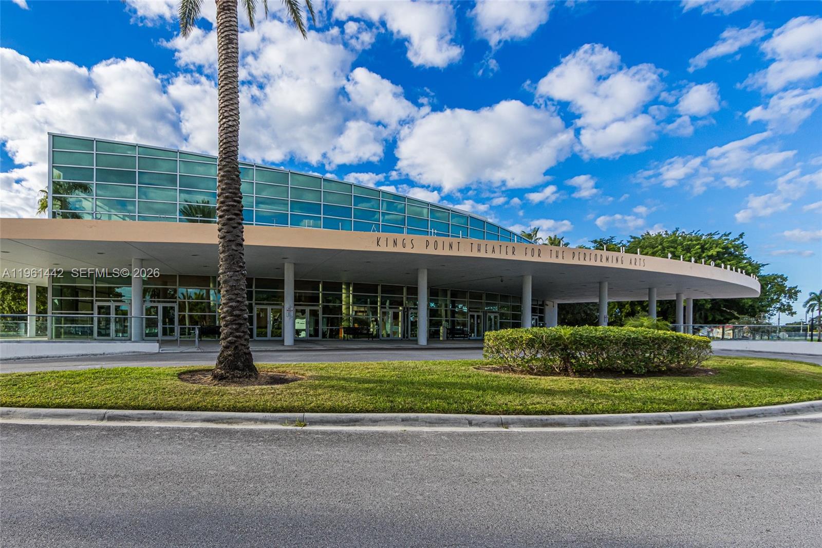 SOUTHAMPTON CONDOMINIUM F - Residential