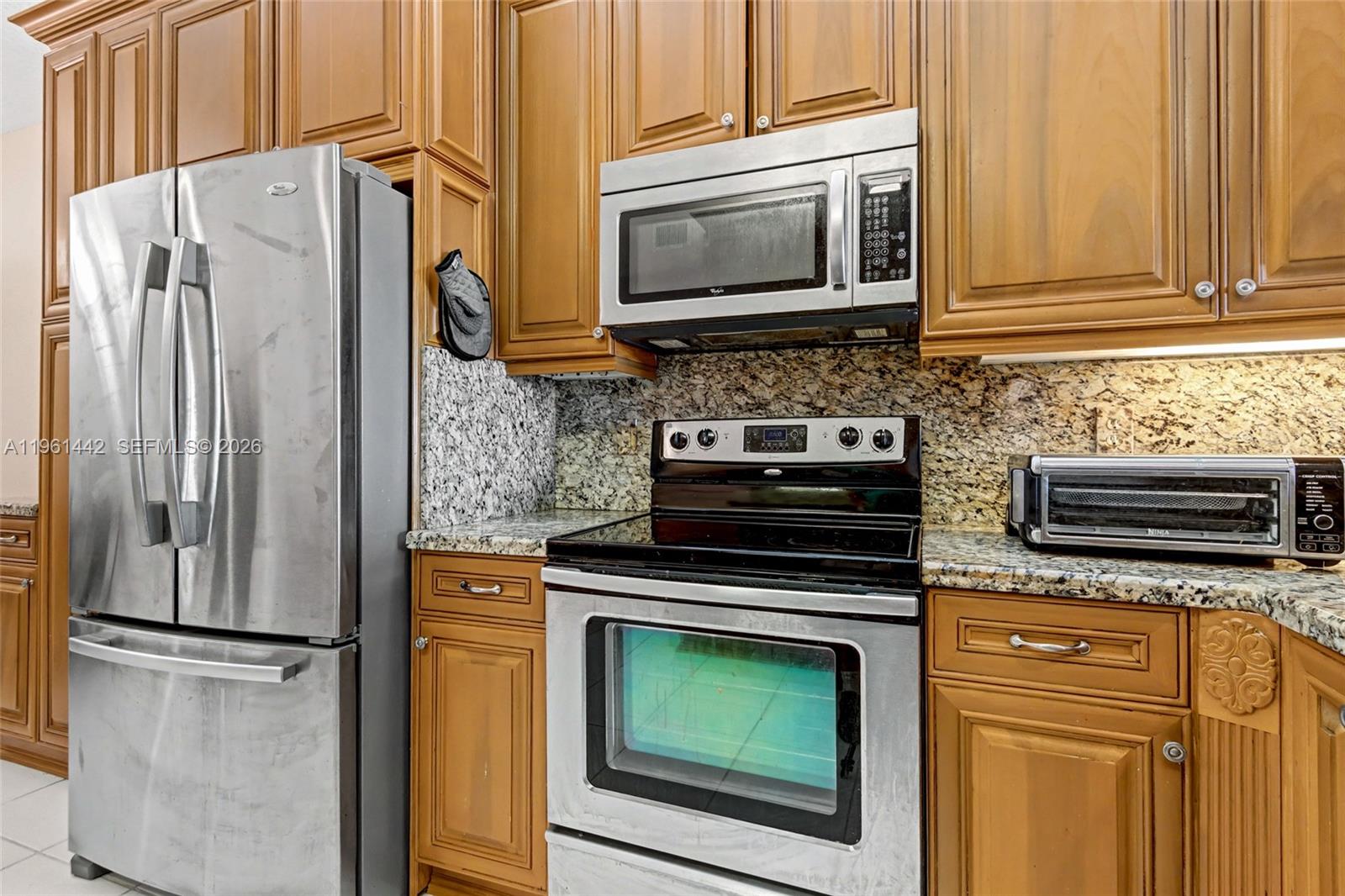 SOUTHAMPTON CONDOMINIUM F - Residential
