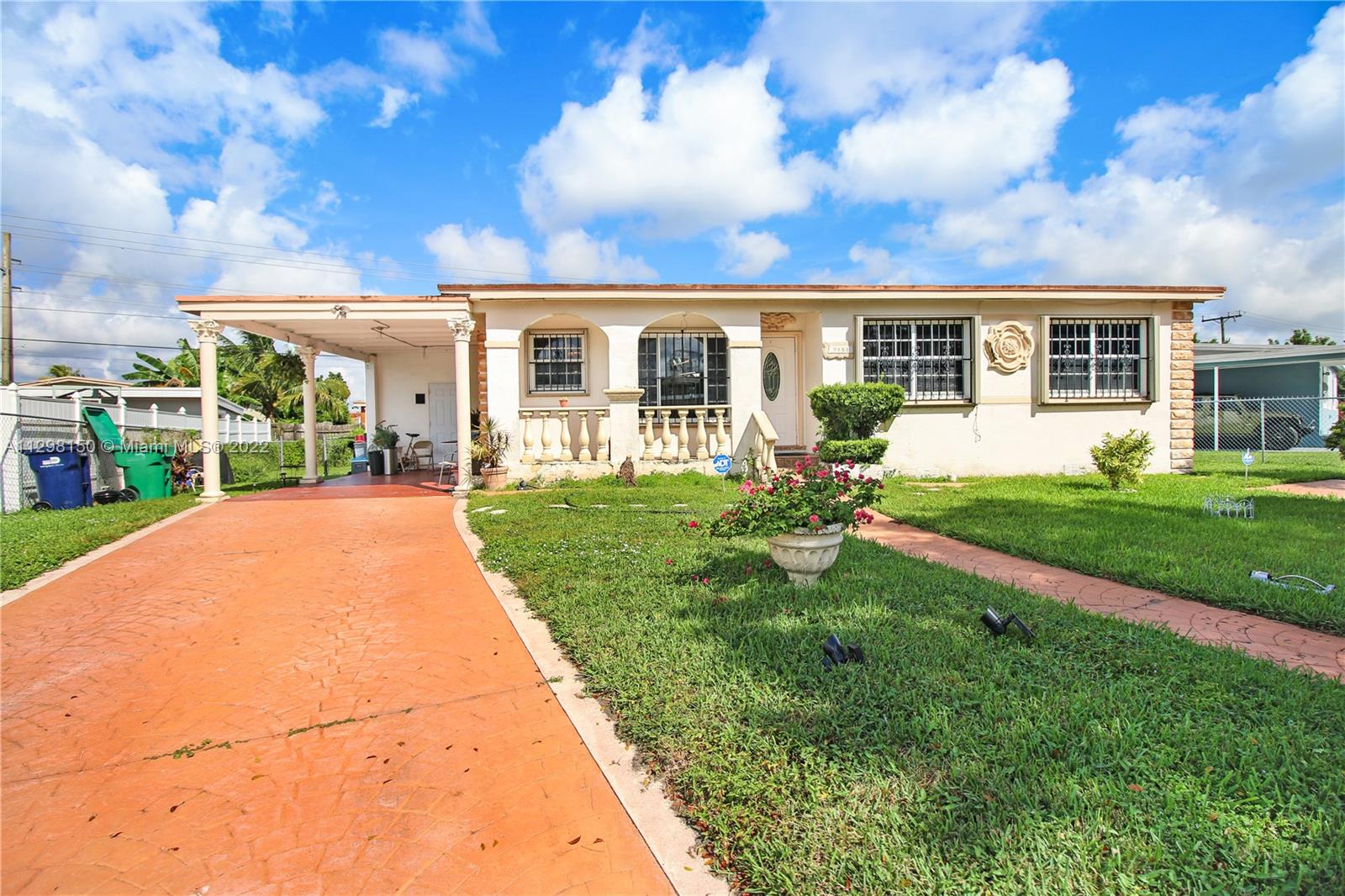 LOOK NO FURTHER 3/1 WITH A LOT SIZE OF 7,500 SQ FT AND ENOUGH ROOM FOR A POOL!! HOME FEATURES LIVING ROOM/ DINING ROOM COMBO, KITCHEN, WASHER AND DRYER, HARDWOOD FLOORS , STORAGE/SHED CARPORT AND TWO DRIVEWAYS, CENTRALLY LOCATED IN A GREAT A+ SCHOOL'S DISTRICT AND NO HOA!! SPACE TO EXPAND. MUST SEE TO APPRECIATE. GREAT PRICE!