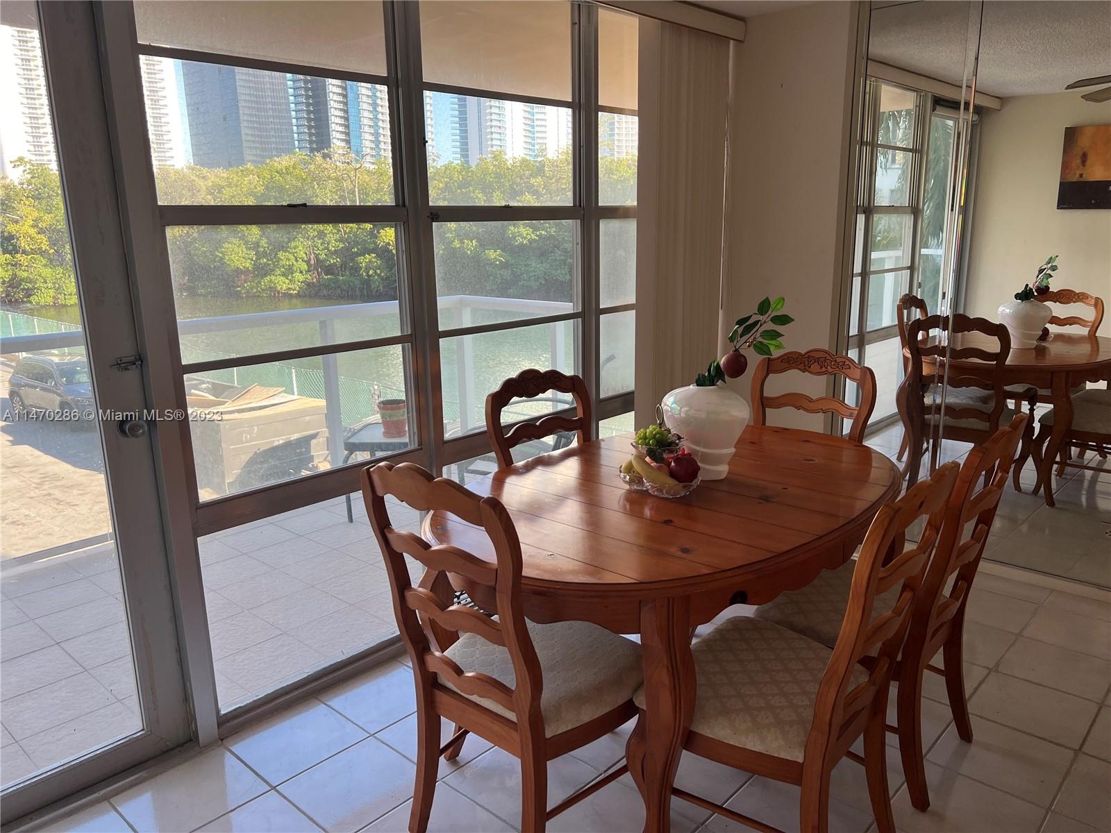 WINSTON TOWER 300 CONDO - Residential
