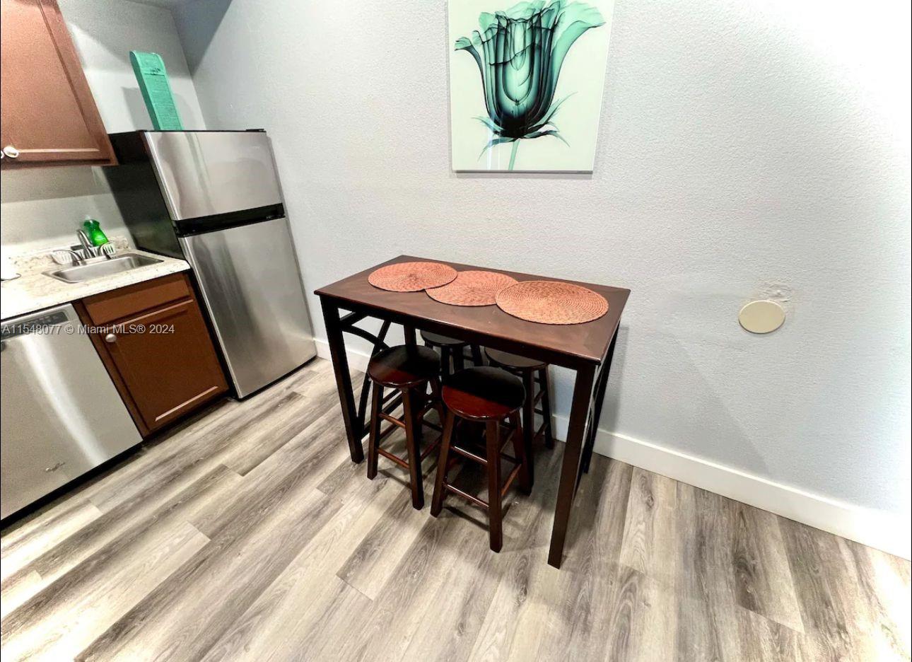 PARWAY PALMS - Residential