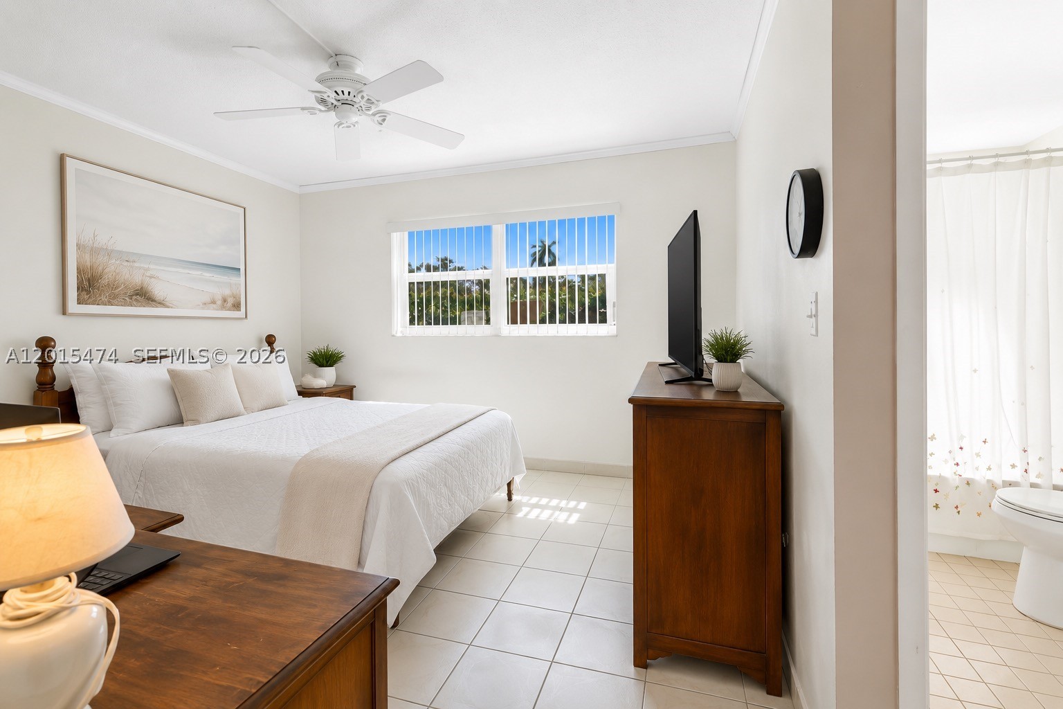 SANTA MONICA CONDOMINIUM - Residential