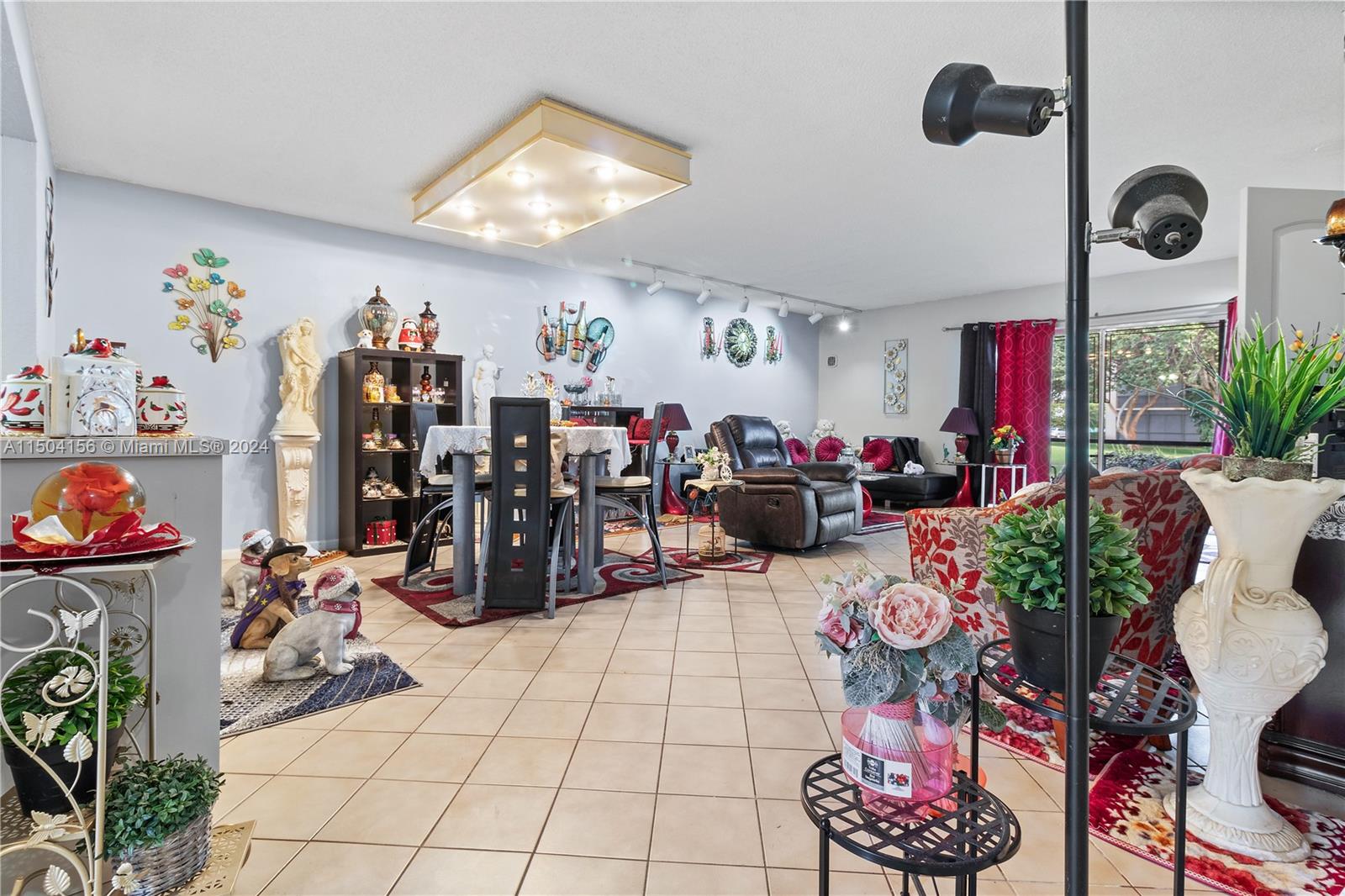 HOLLYBROOK GOLF AND - Residential