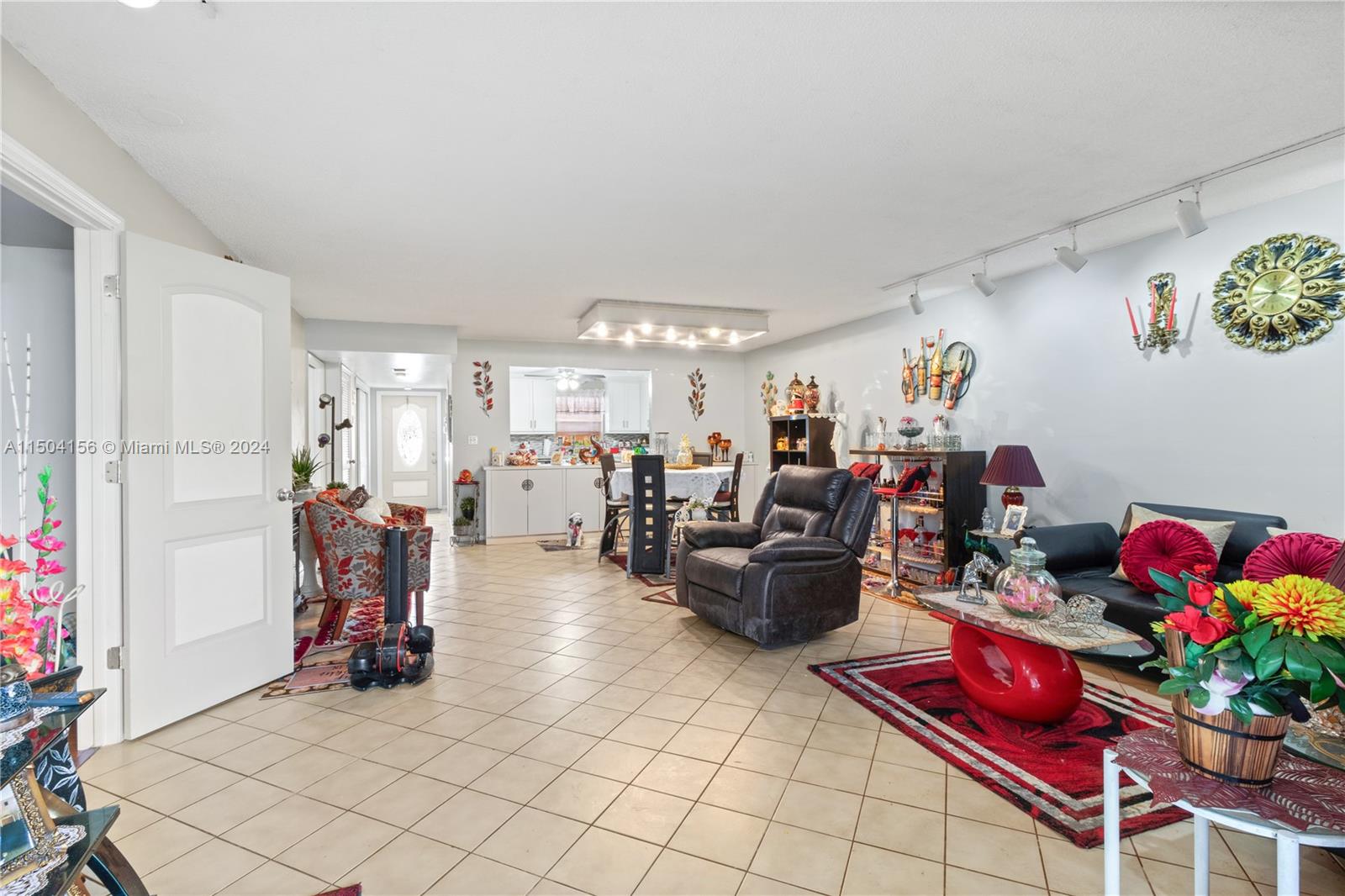 HOLLYBROOK GOLF AND - Residential
