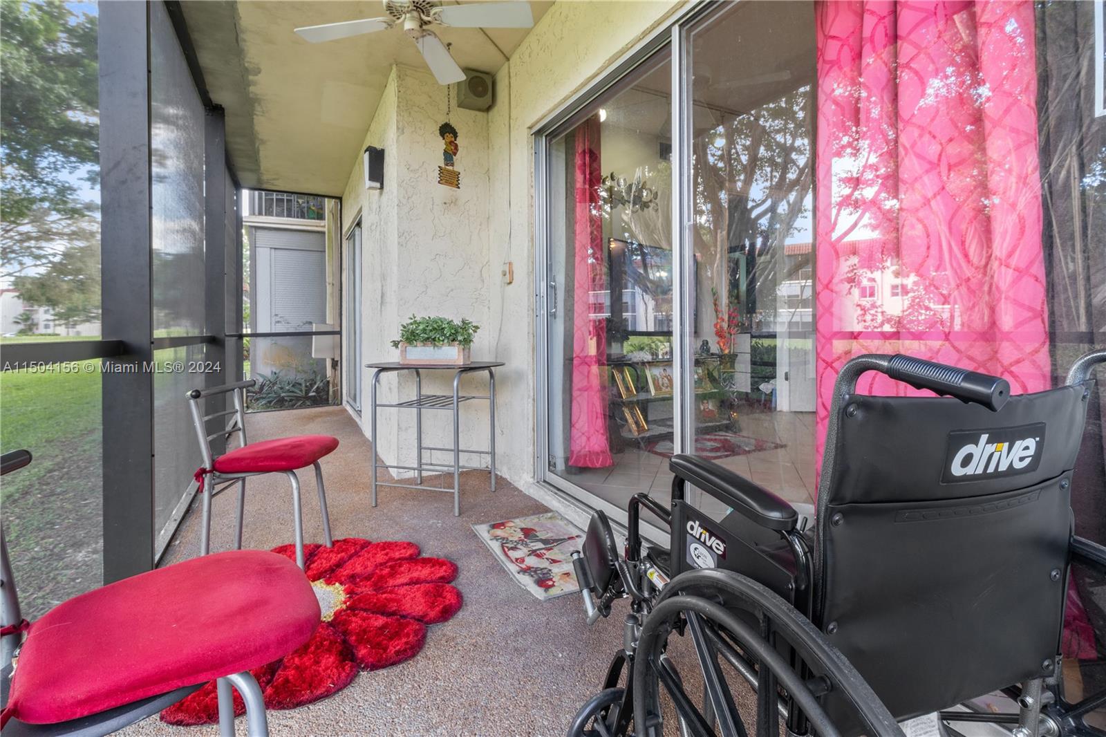 HOLLYBROOK GOLF AND - Residential
