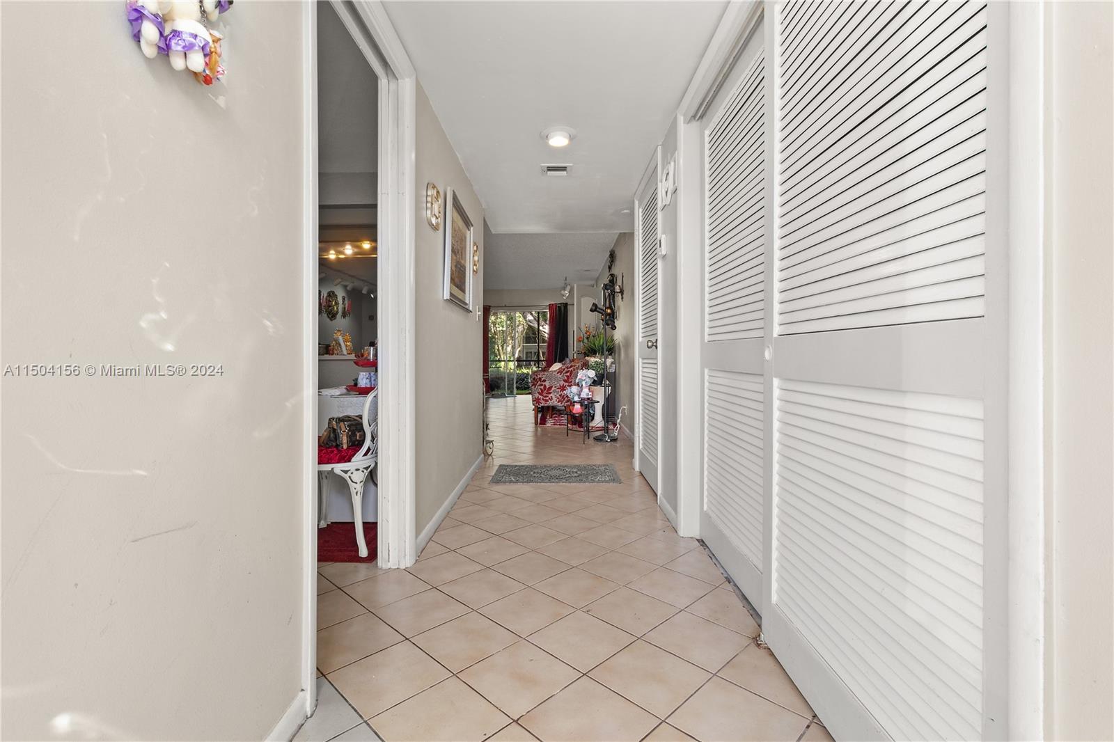 HOLLYBROOK GOLF AND - Residential