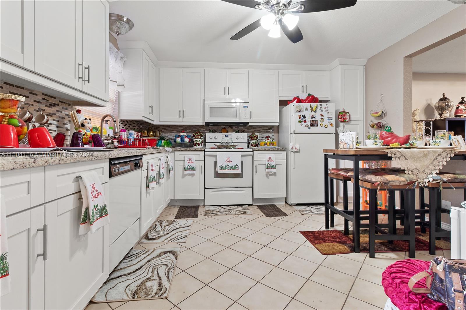 HOLLYBROOK GOLF AND - Residential