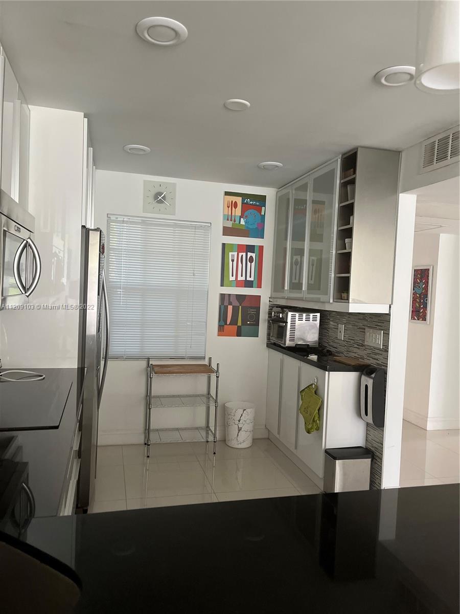 PALM-AIRE C C APTS 68 CON - Residential Lease