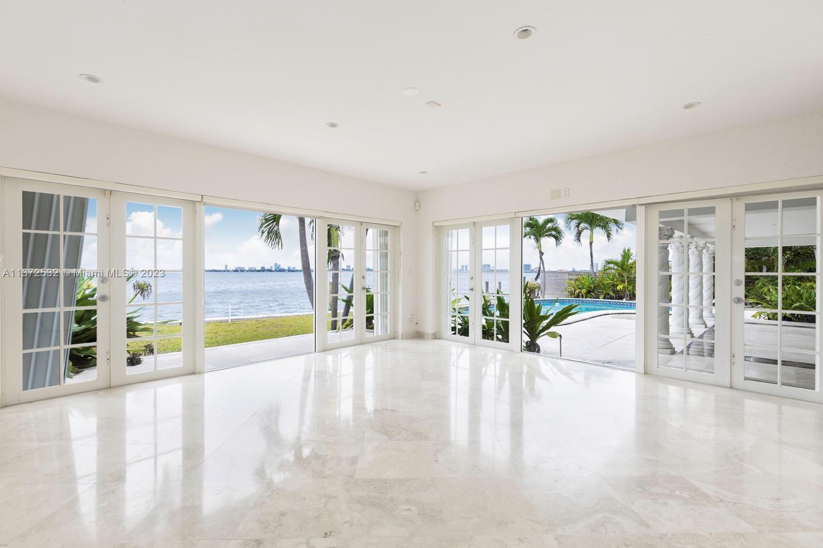 RIVER BAY PARK ADDN - Residential
