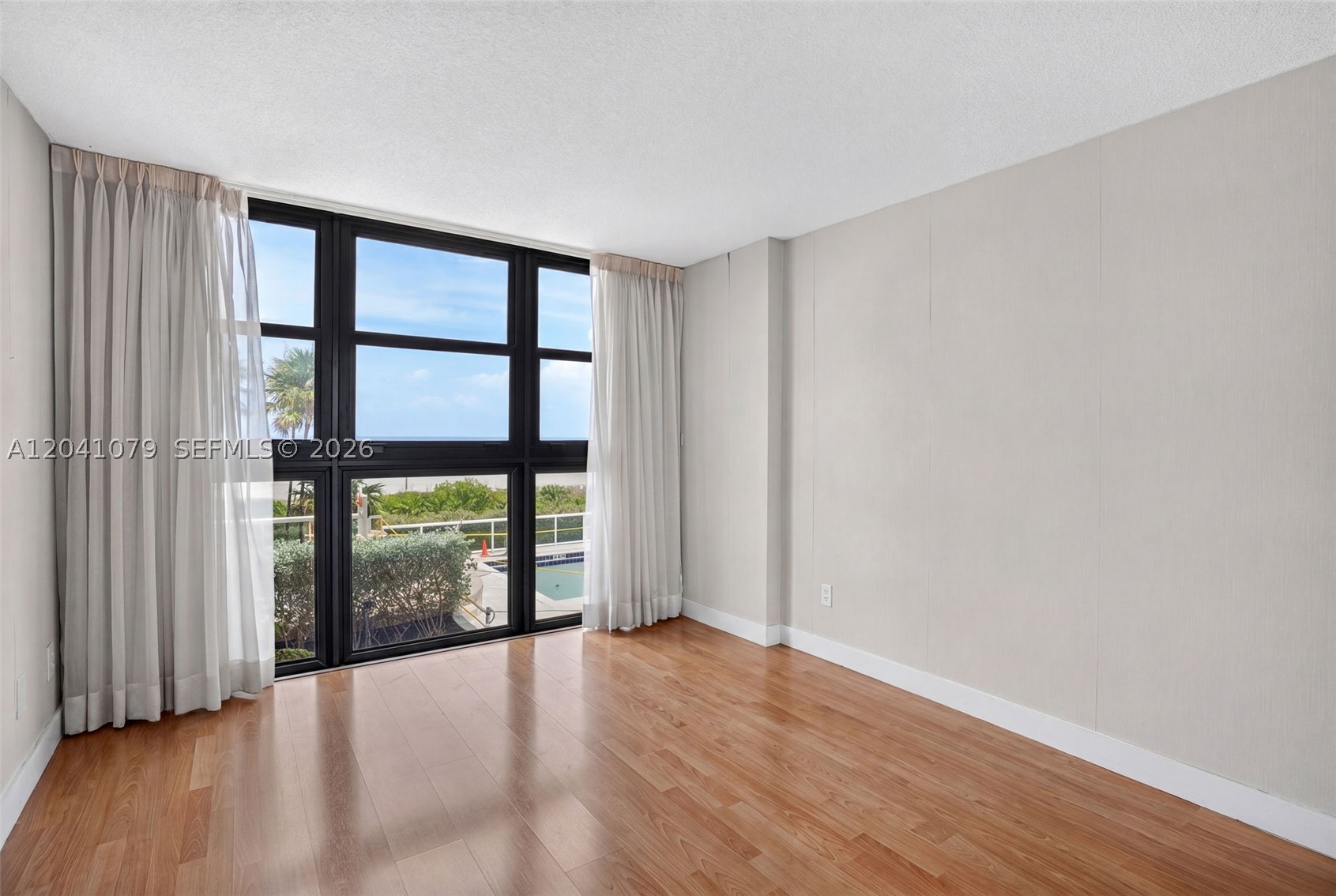 LEXCELLENCE CONDO - Residential