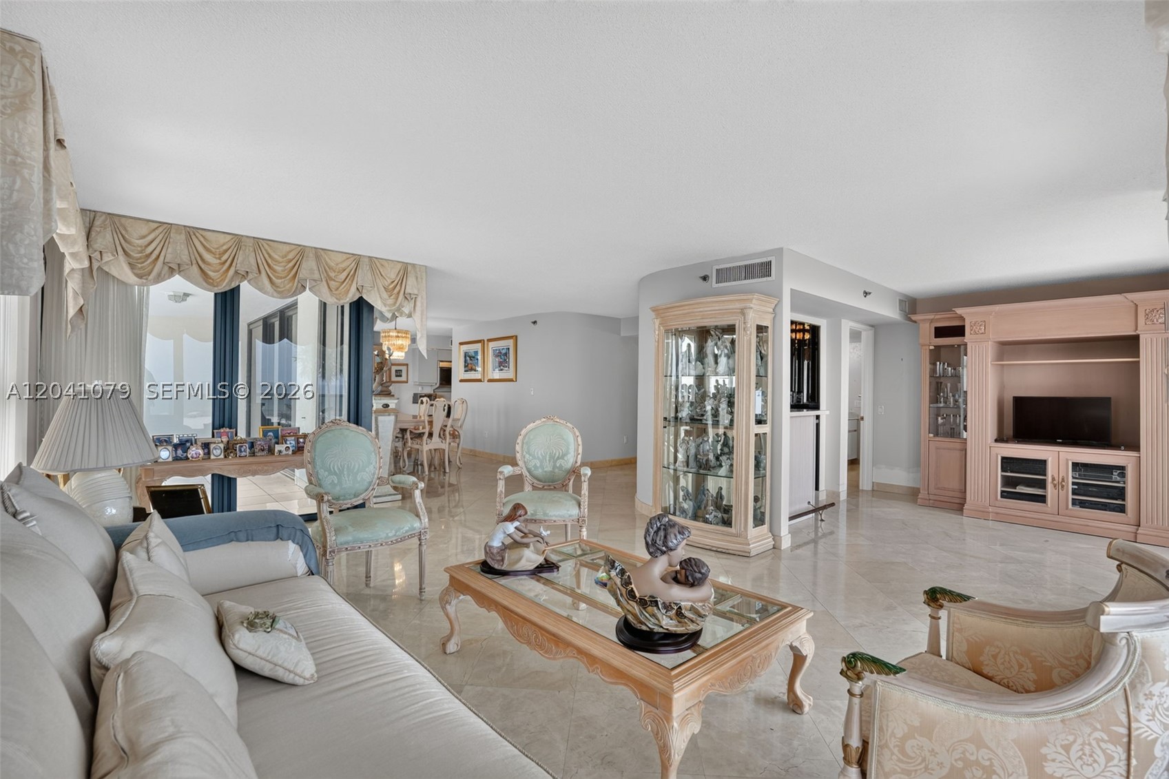 LEXCELLENCE CONDO - Residential