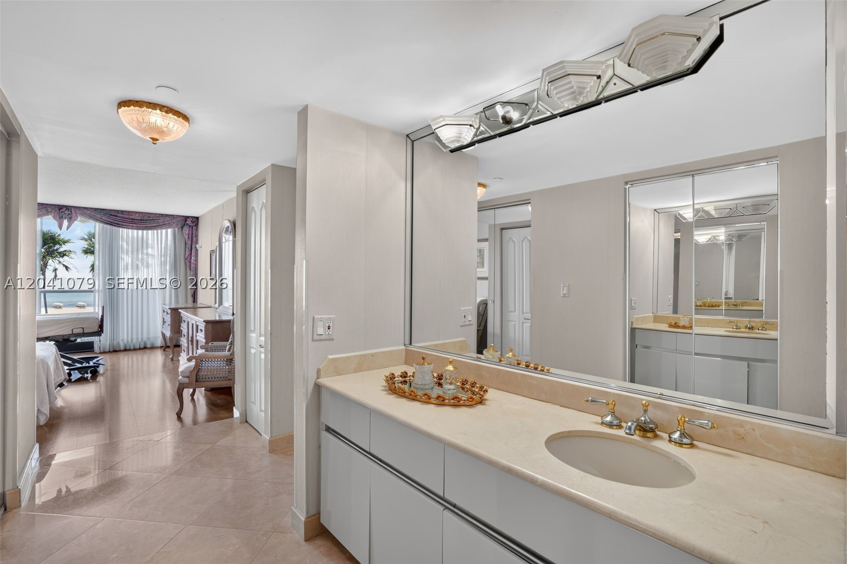 LEXCELLENCE CONDO - Residential