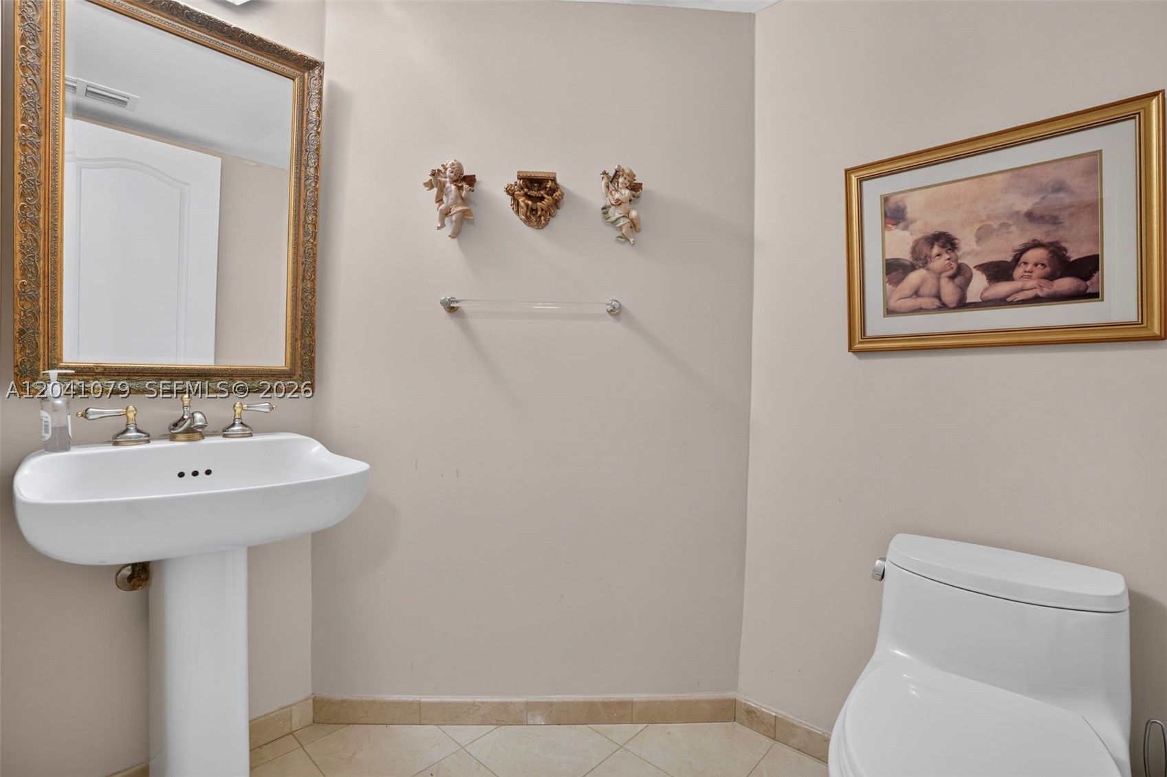 LEXCELLENCE CONDO - Residential
