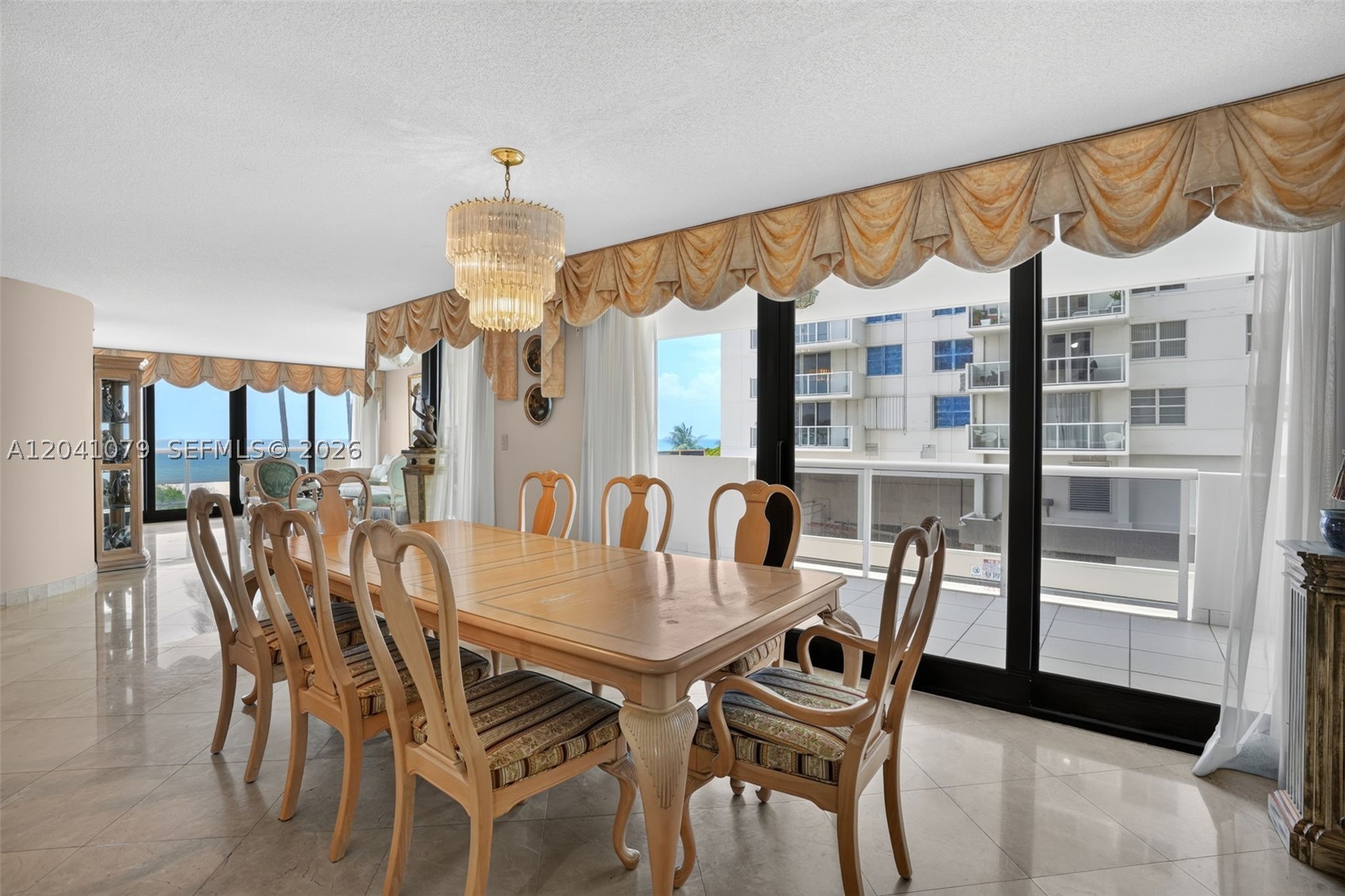 LEXCELLENCE CONDO - Residential