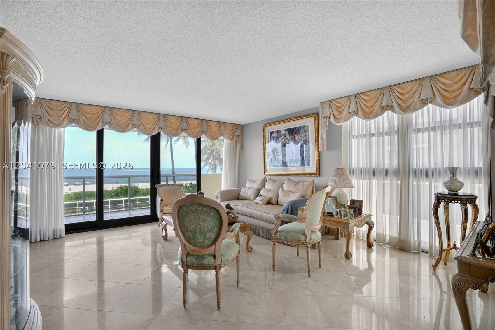 LEXCELLENCE CONDO - Residential