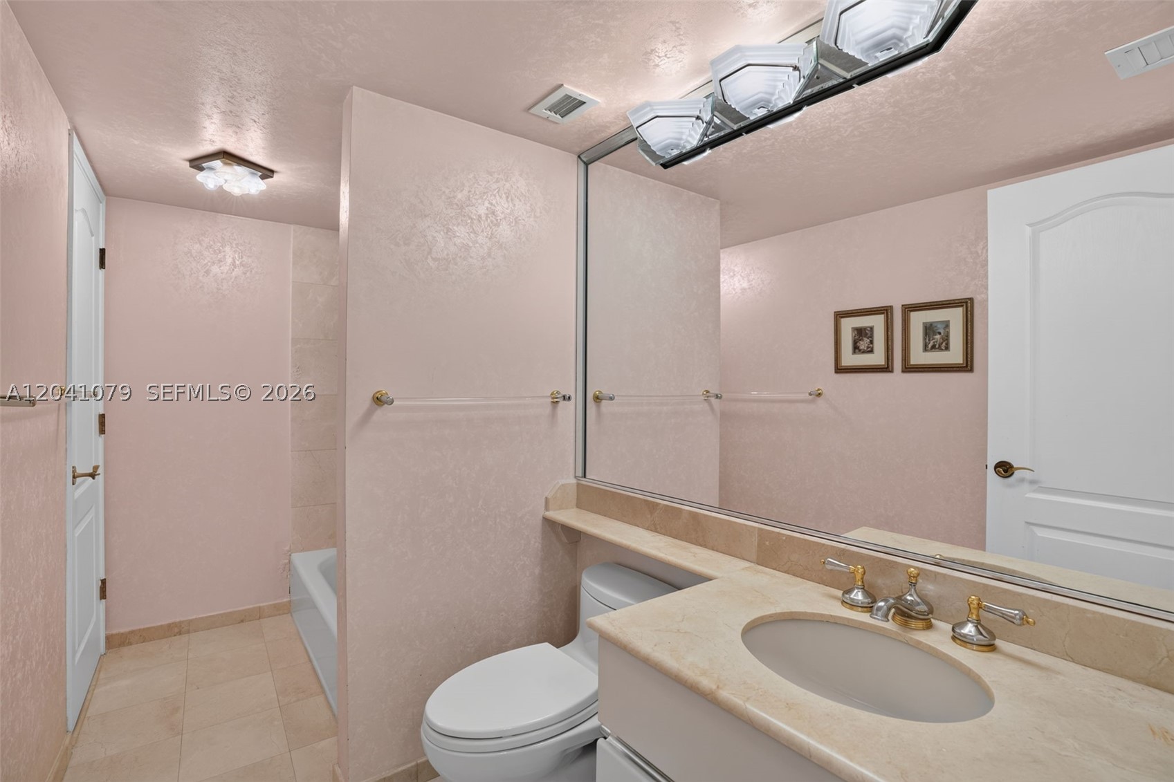 LEXCELLENCE CONDO - Residential