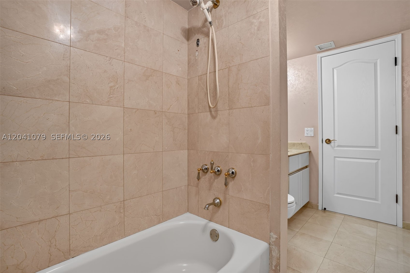 LEXCELLENCE CONDO - Residential