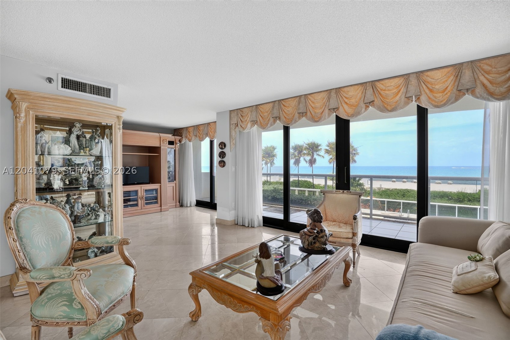LEXCELLENCE CONDO - Residential