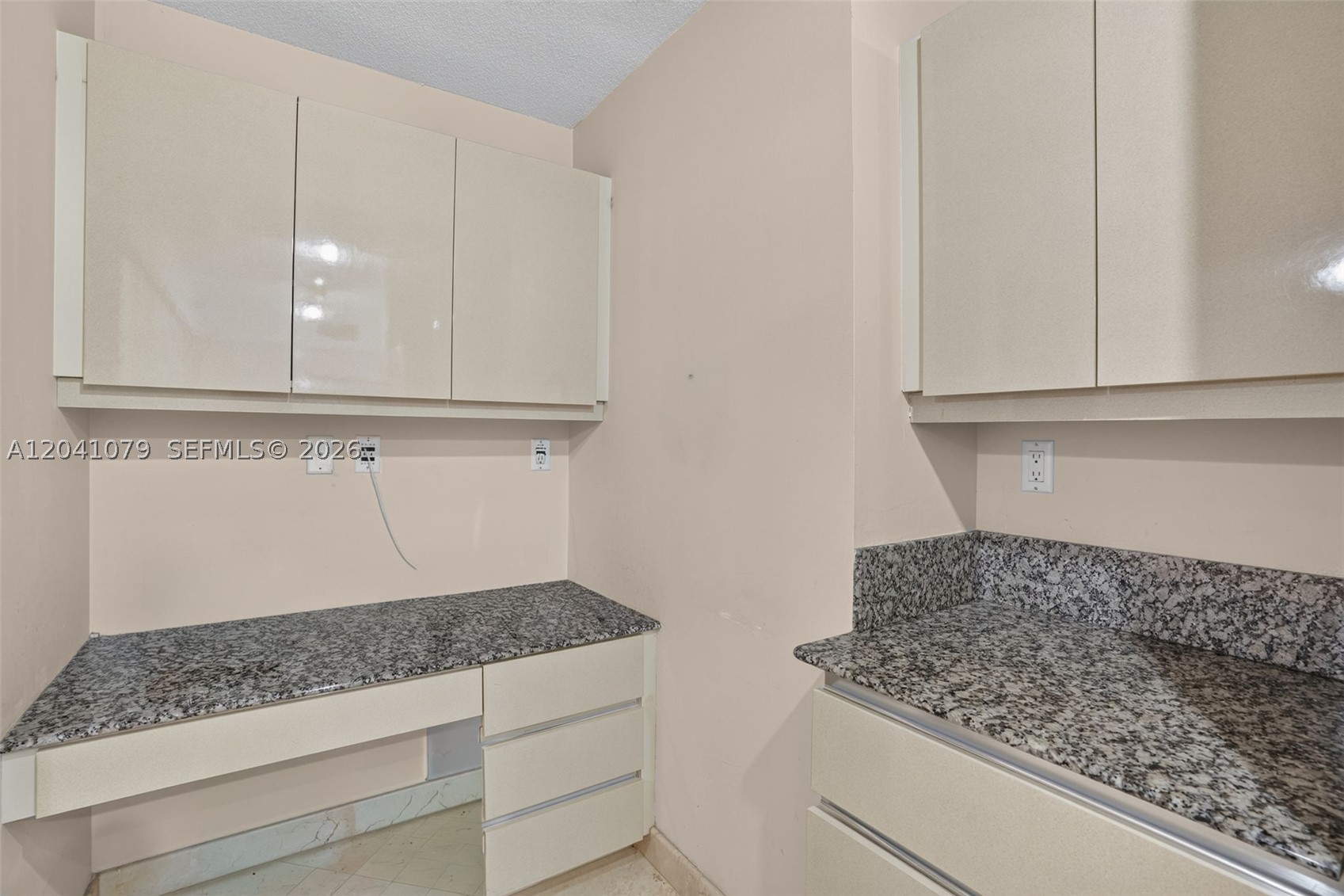 LEXCELLENCE CONDO - Residential