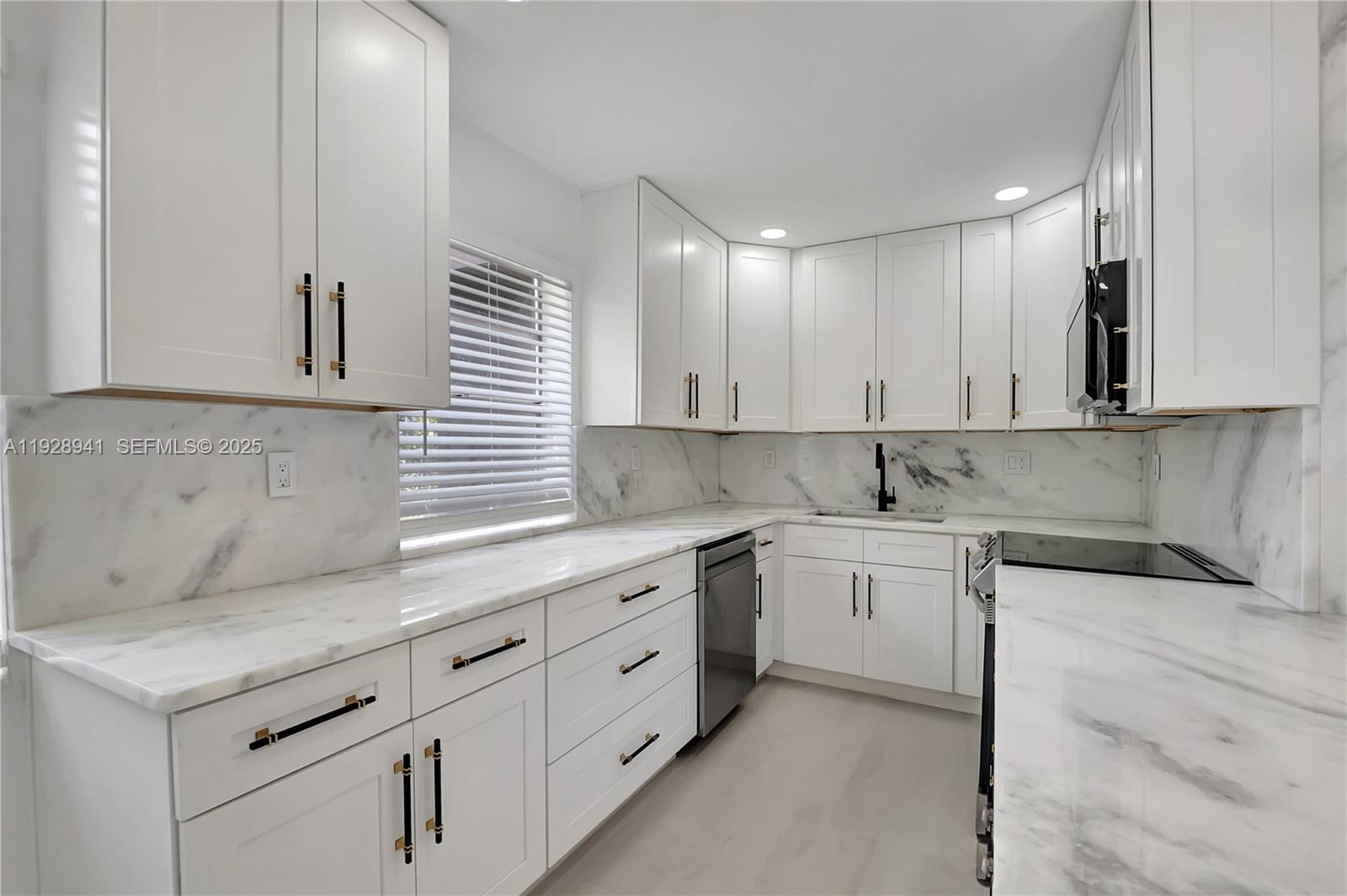 KINGS POINT NORMANDY COND - Residential Lease