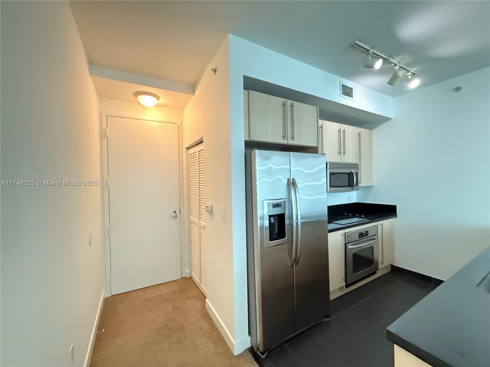 THE AXIS ON BRICKELL II C - Residential Lease