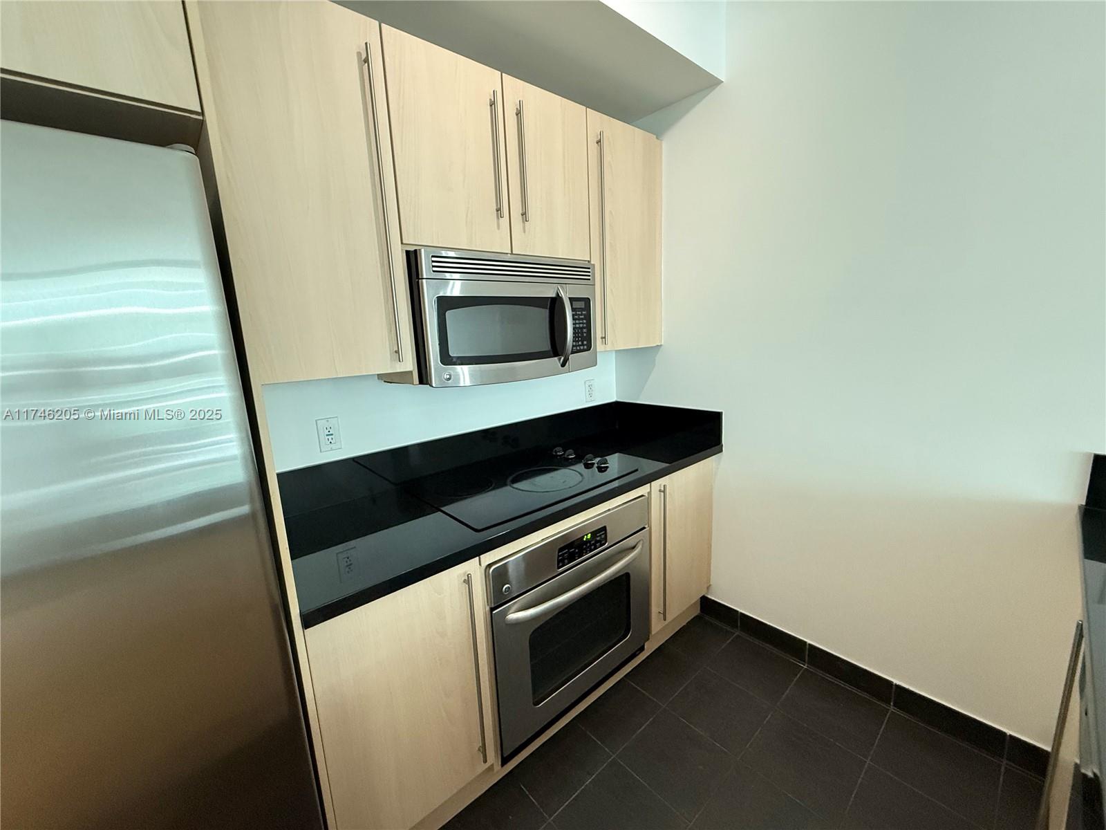 THE AXIS ON BRICKELL II C - Residential Lease