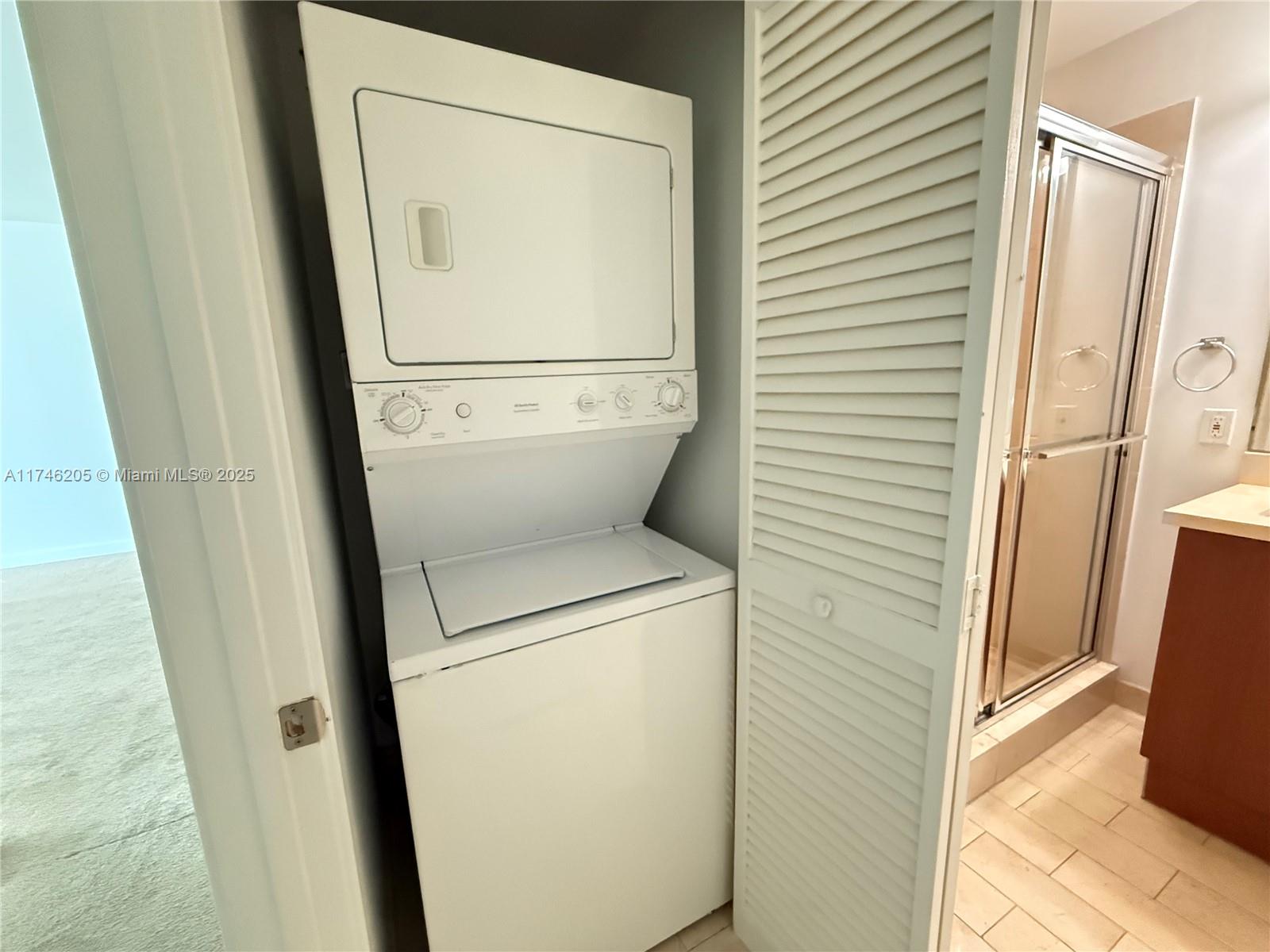 THE AXIS ON BRICKELL II C - Residential Lease