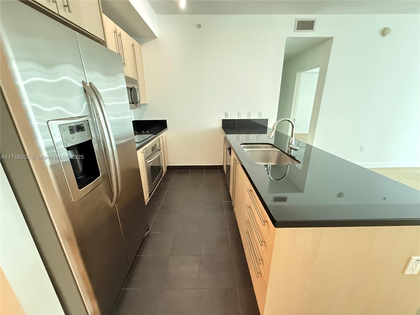 THE AXIS ON BRICKELL II C - Residential Lease