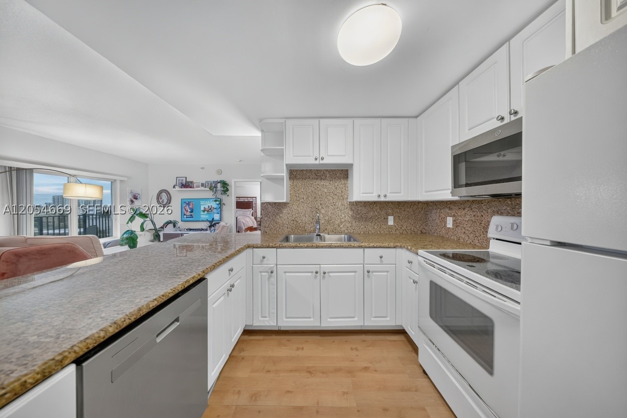 GABLES VIEW CONDO - Residential Lease