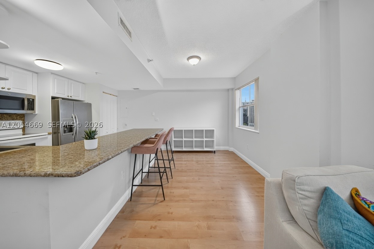 GABLES VIEW CONDO - Residential Lease