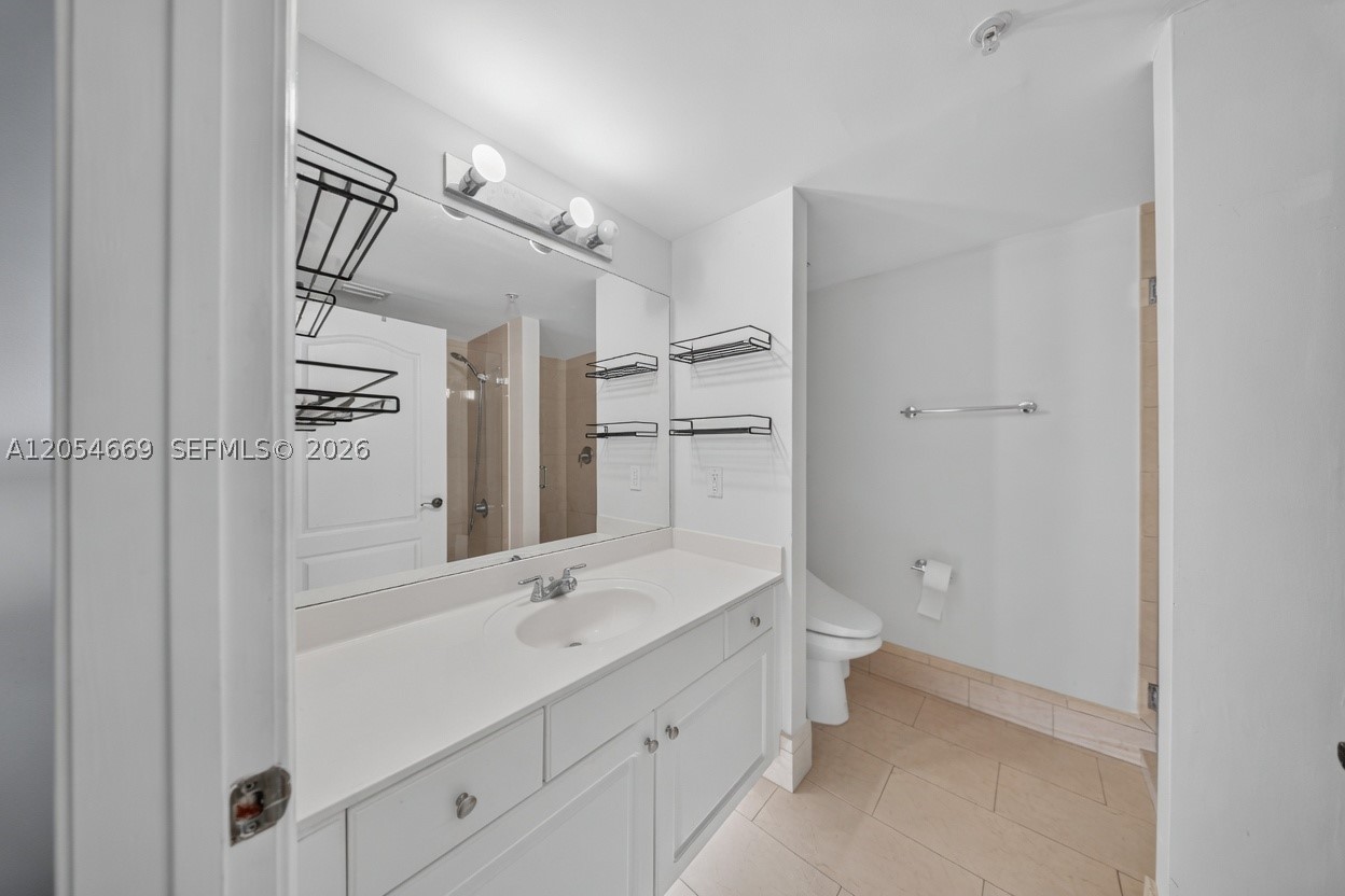 GABLES VIEW CONDO - Residential Lease