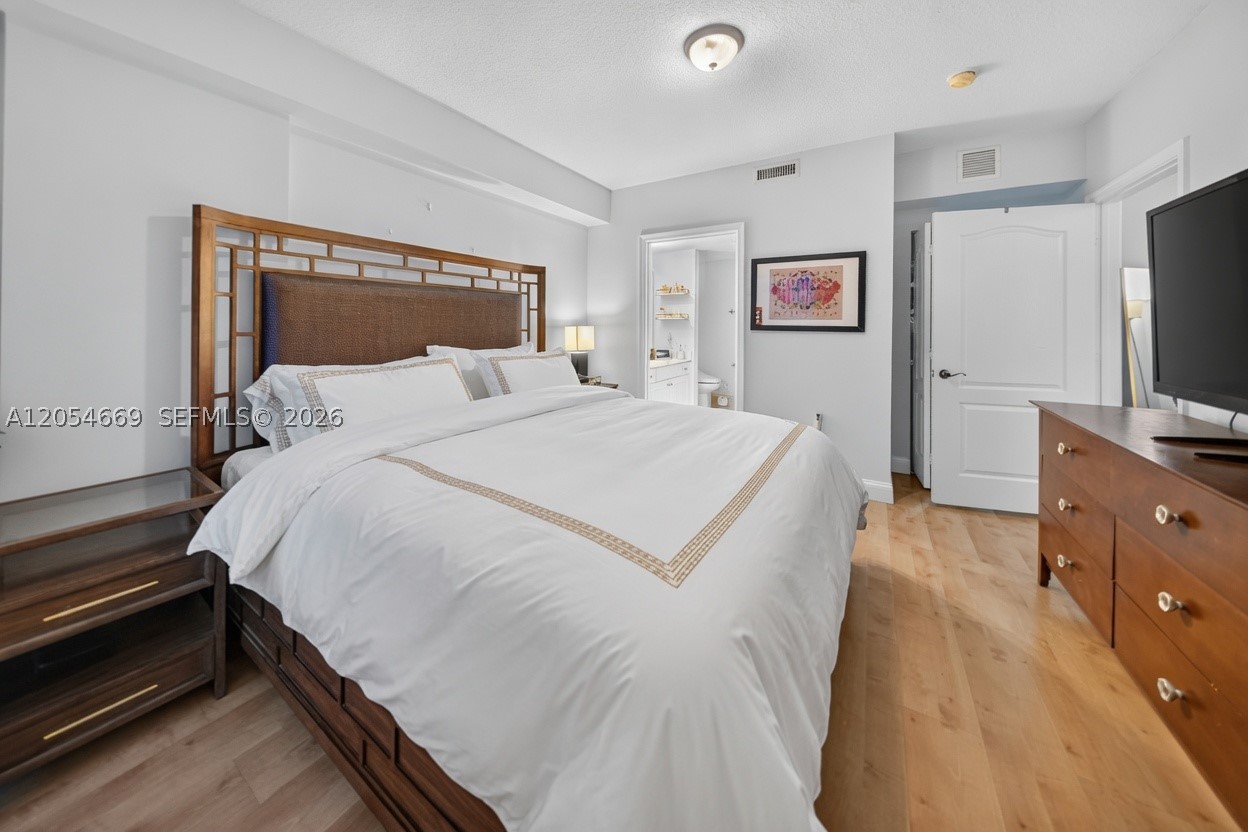 GABLES VIEW CONDO - Residential Lease