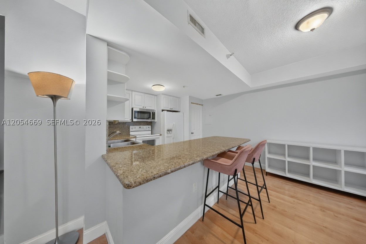 GABLES VIEW CONDO - Residential Lease
