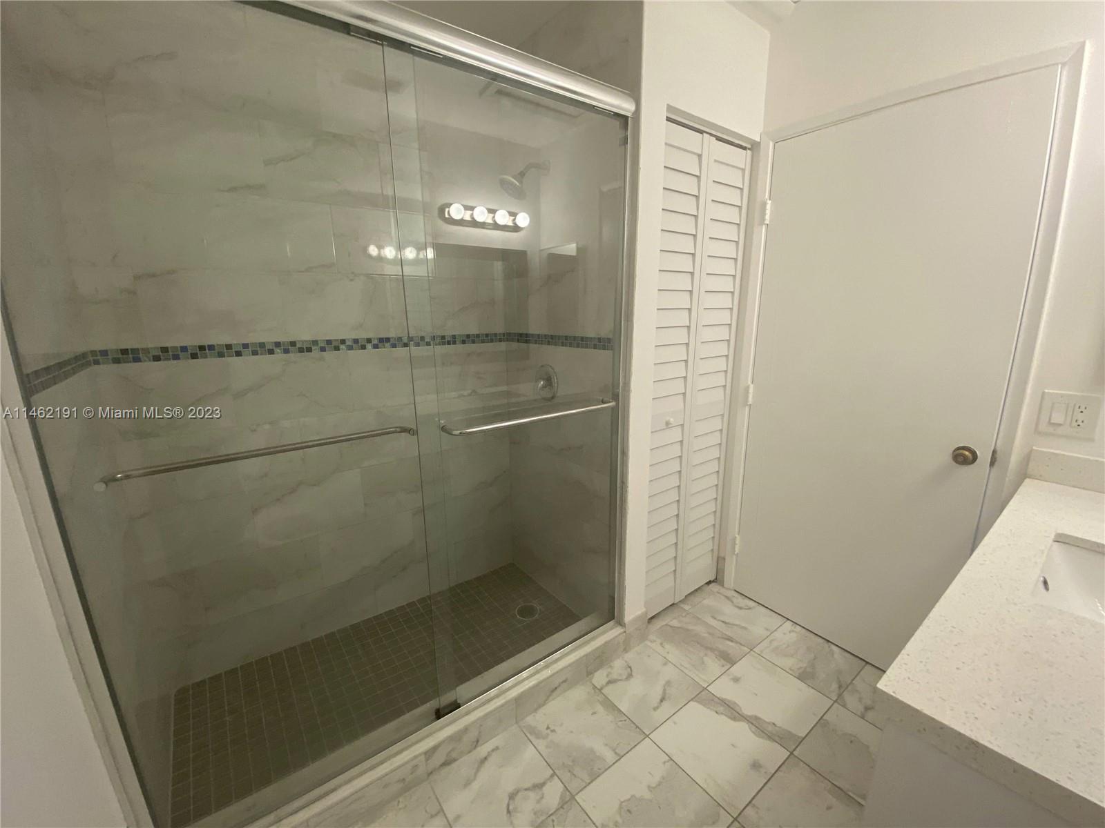 WOODGATE 6 CONDO - Residential Lease