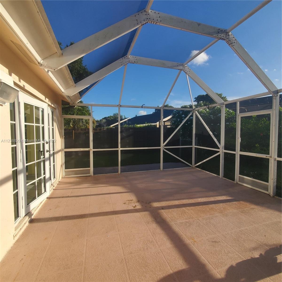 PATIO HOMES OF DORAL PINE - Residential