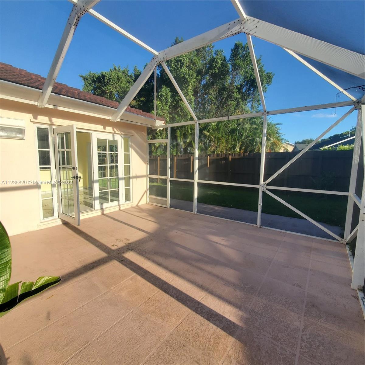 PATIO HOMES OF DORAL PINE - Residential