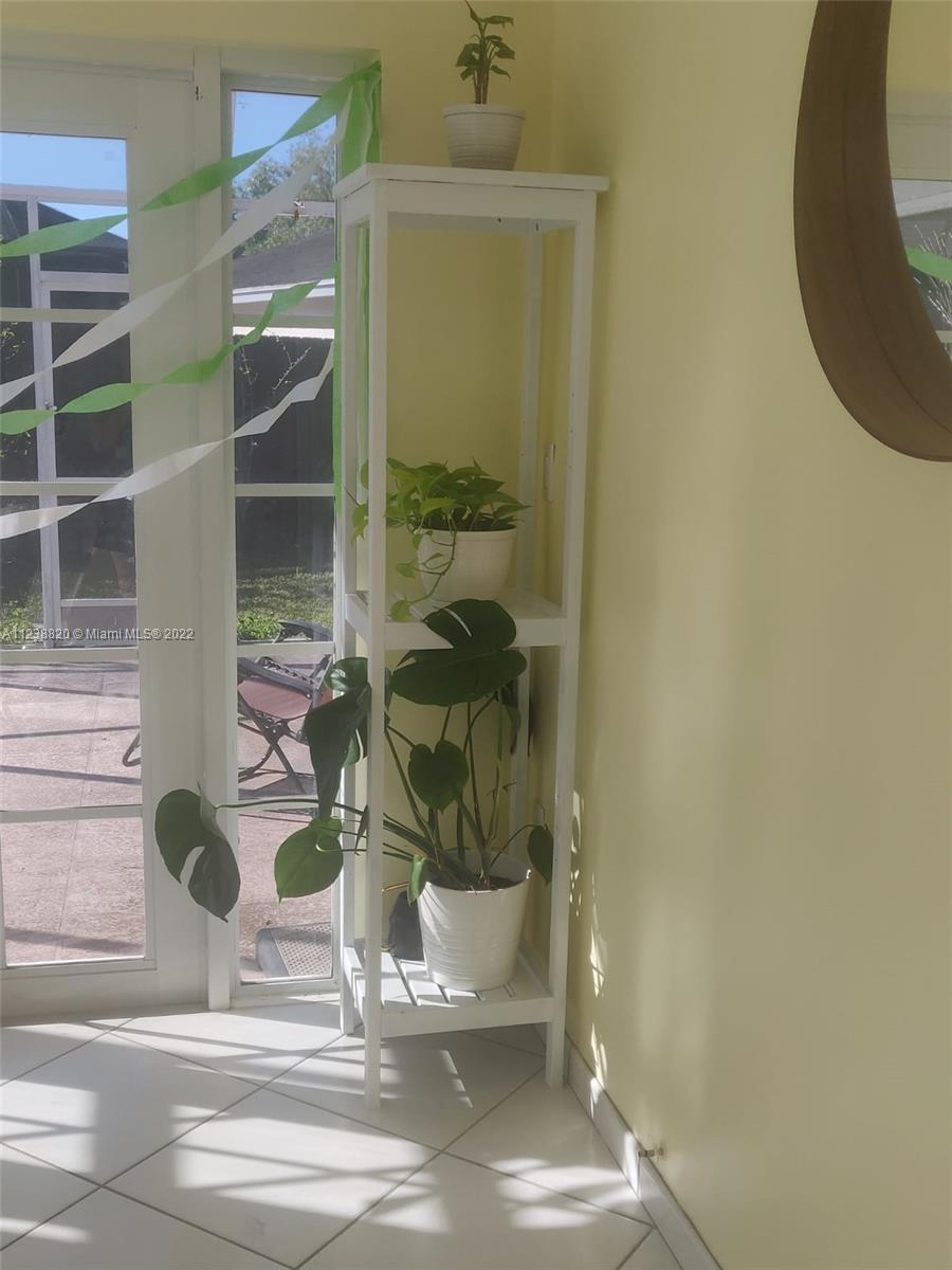 PATIO HOMES OF DORAL PINE - Residential
