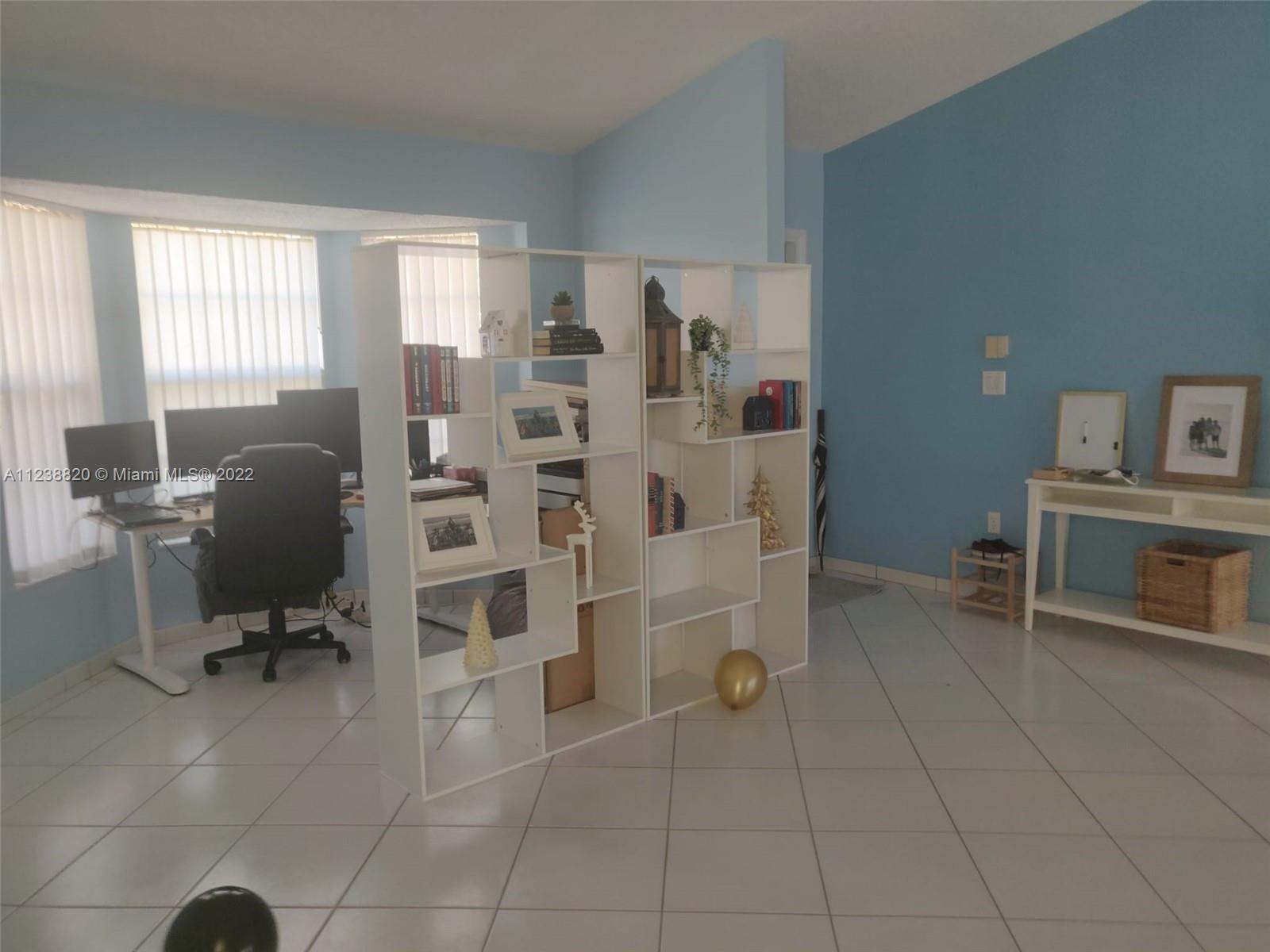 PATIO HOMES OF DORAL PINE - Residential