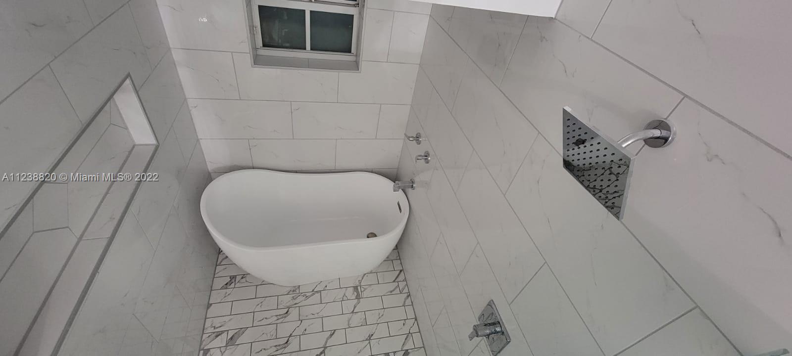 PATIO HOMES OF DORAL PINE - Residential