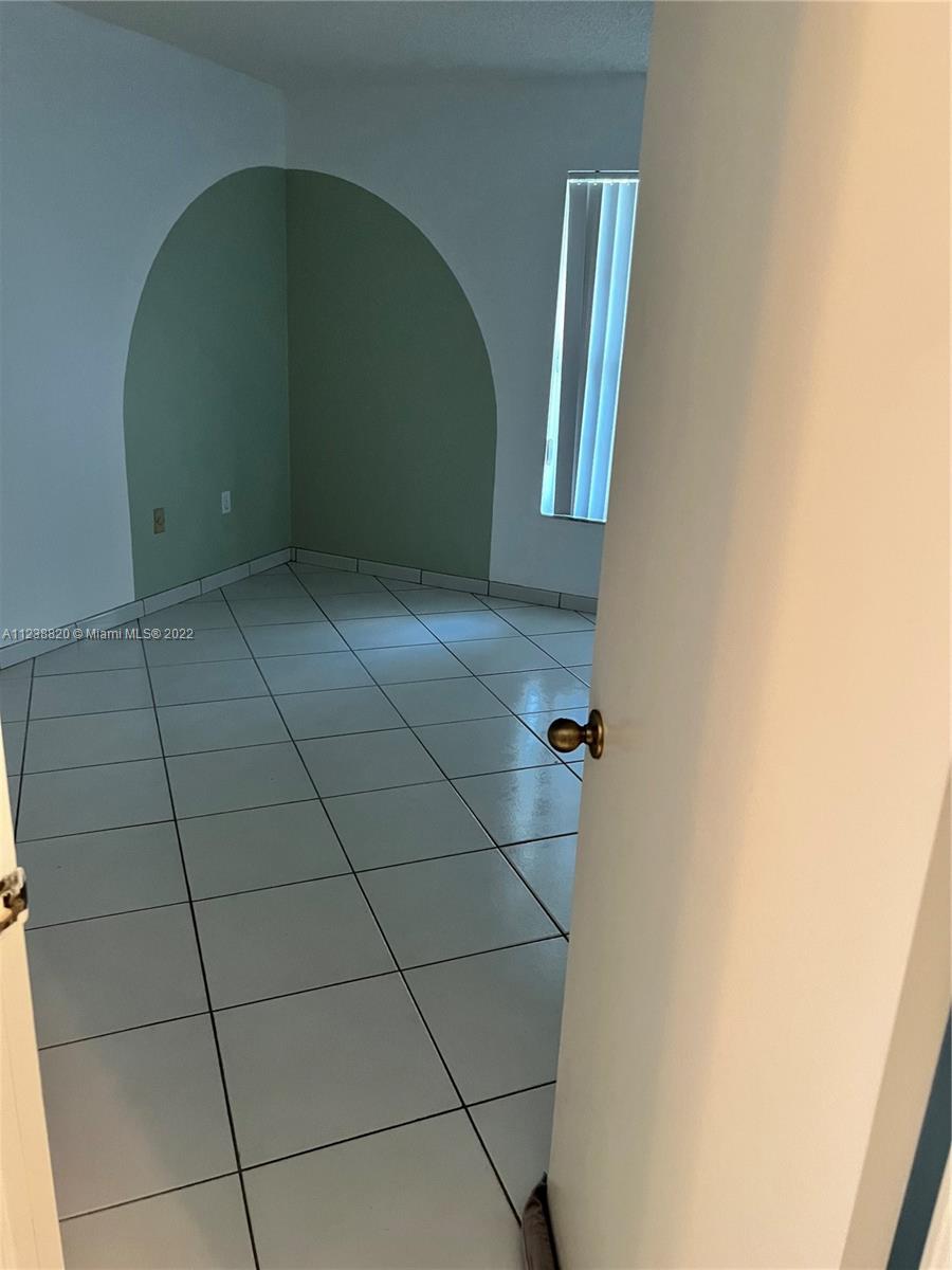 PATIO HOMES OF DORAL PINE - Residential