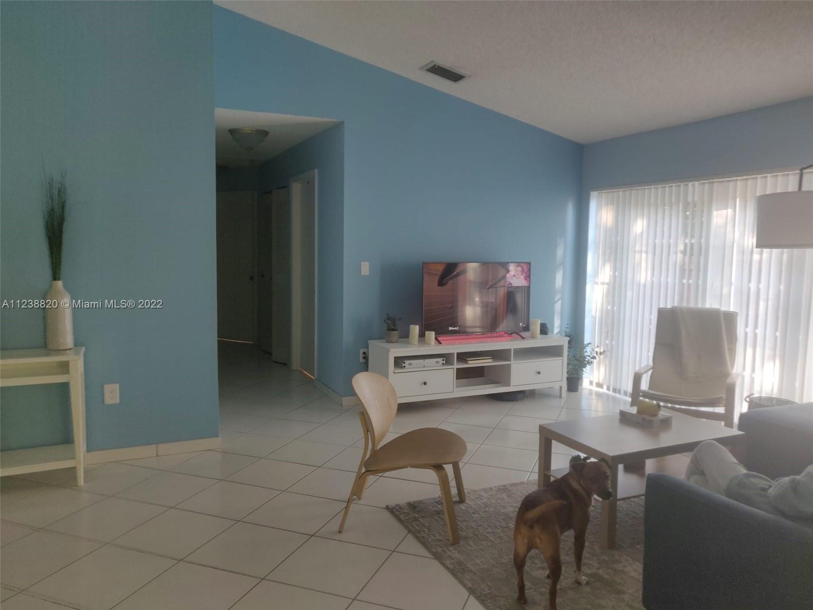 PATIO HOMES OF DORAL PINE - Residential