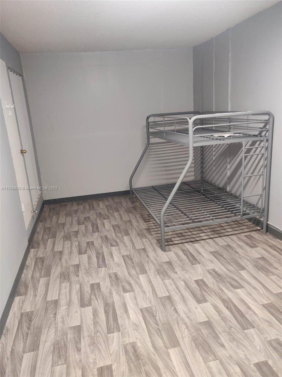 PATIO HOMES OF DORAL PINE - Residential