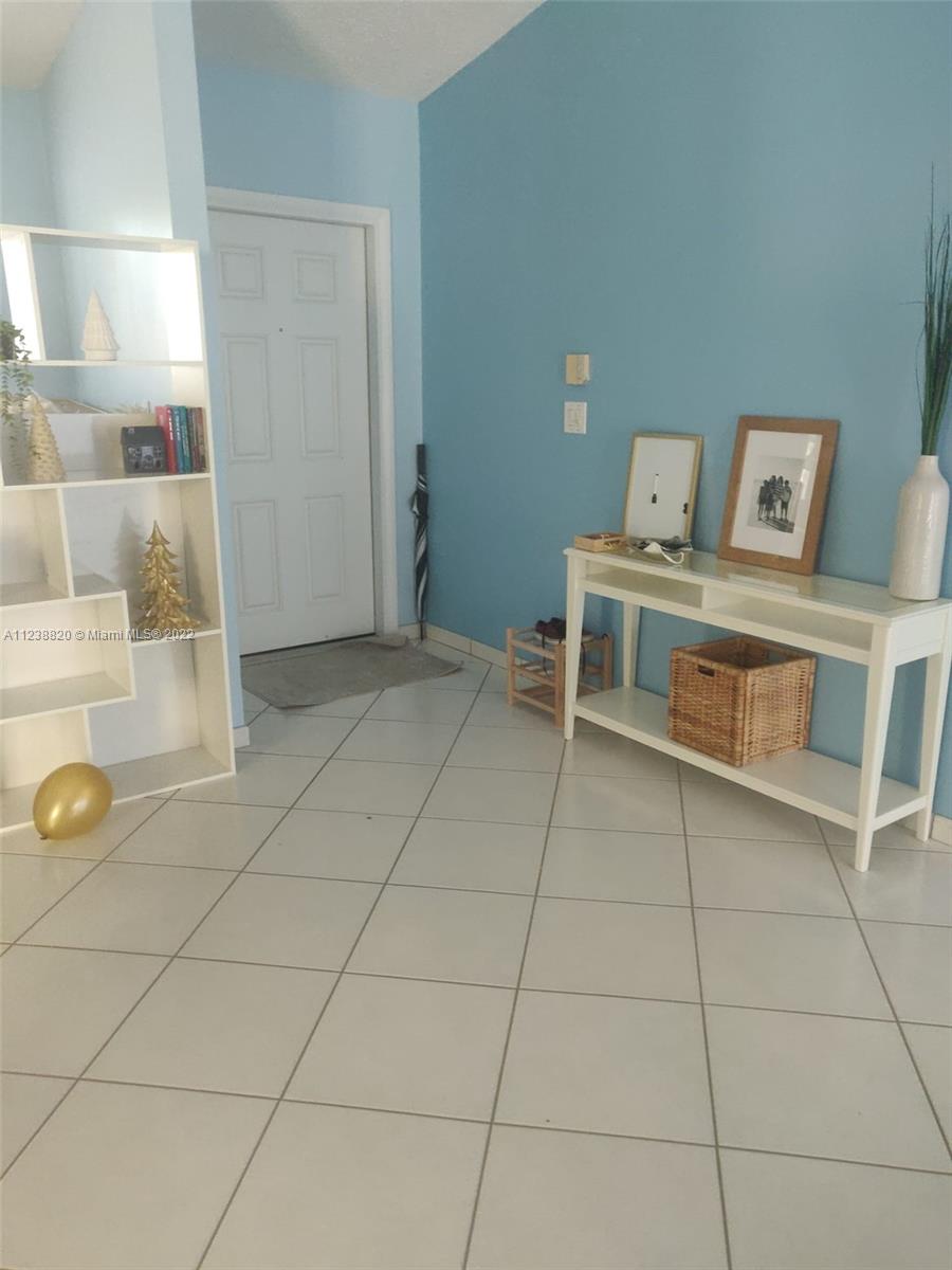 PATIO HOMES OF DORAL PINE - Residential