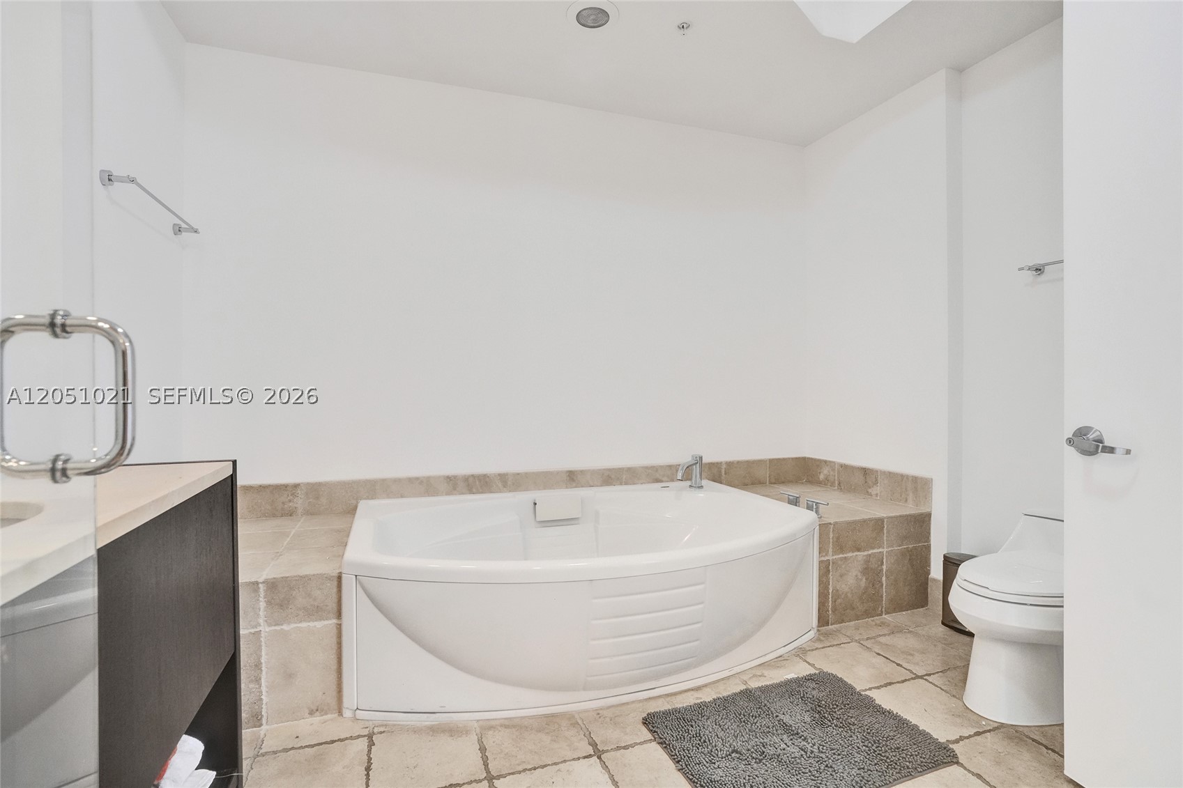 TRUMP ROYALE CONDO - Residential