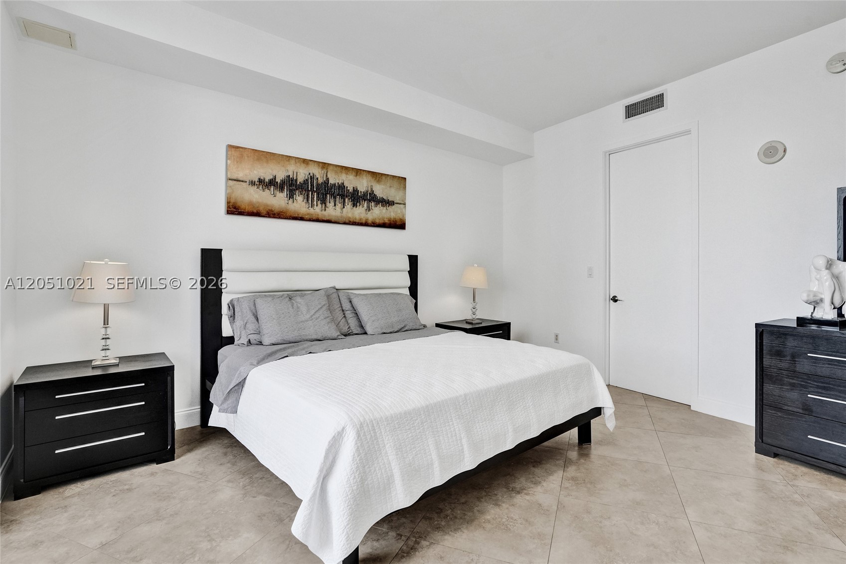 TRUMP ROYALE CONDO - Residential