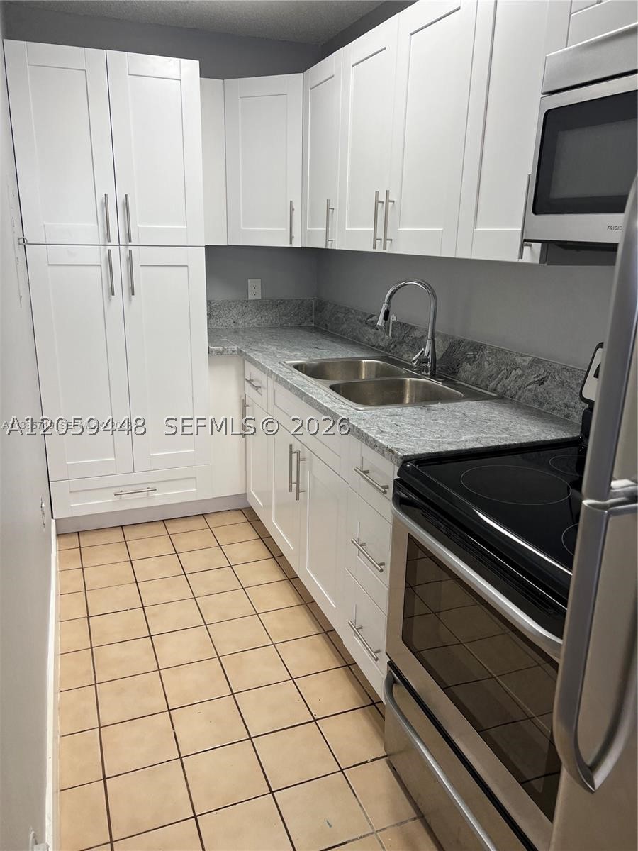 FLORIDIAN VILLAS CONDO PH - Residential