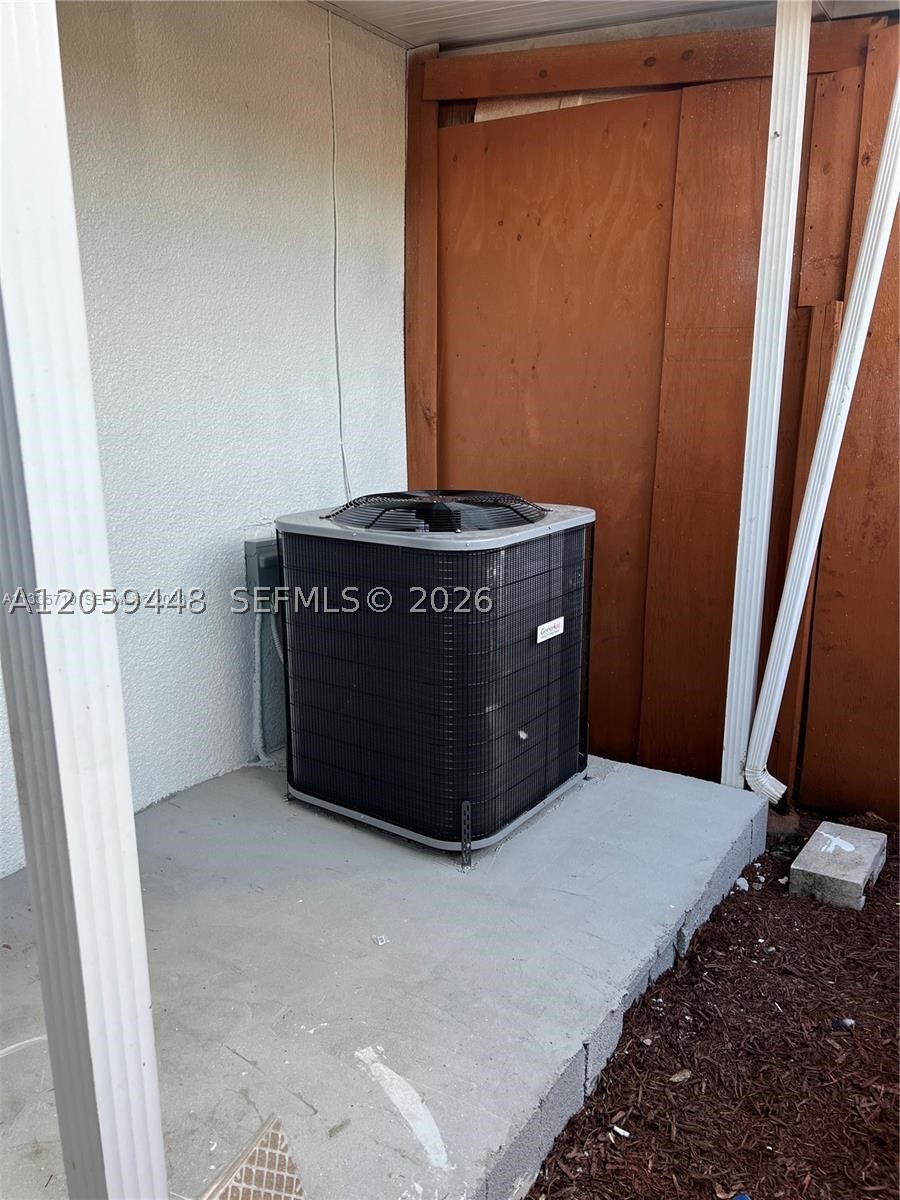 FLORIDIAN VILLAS CONDO PH - Residential